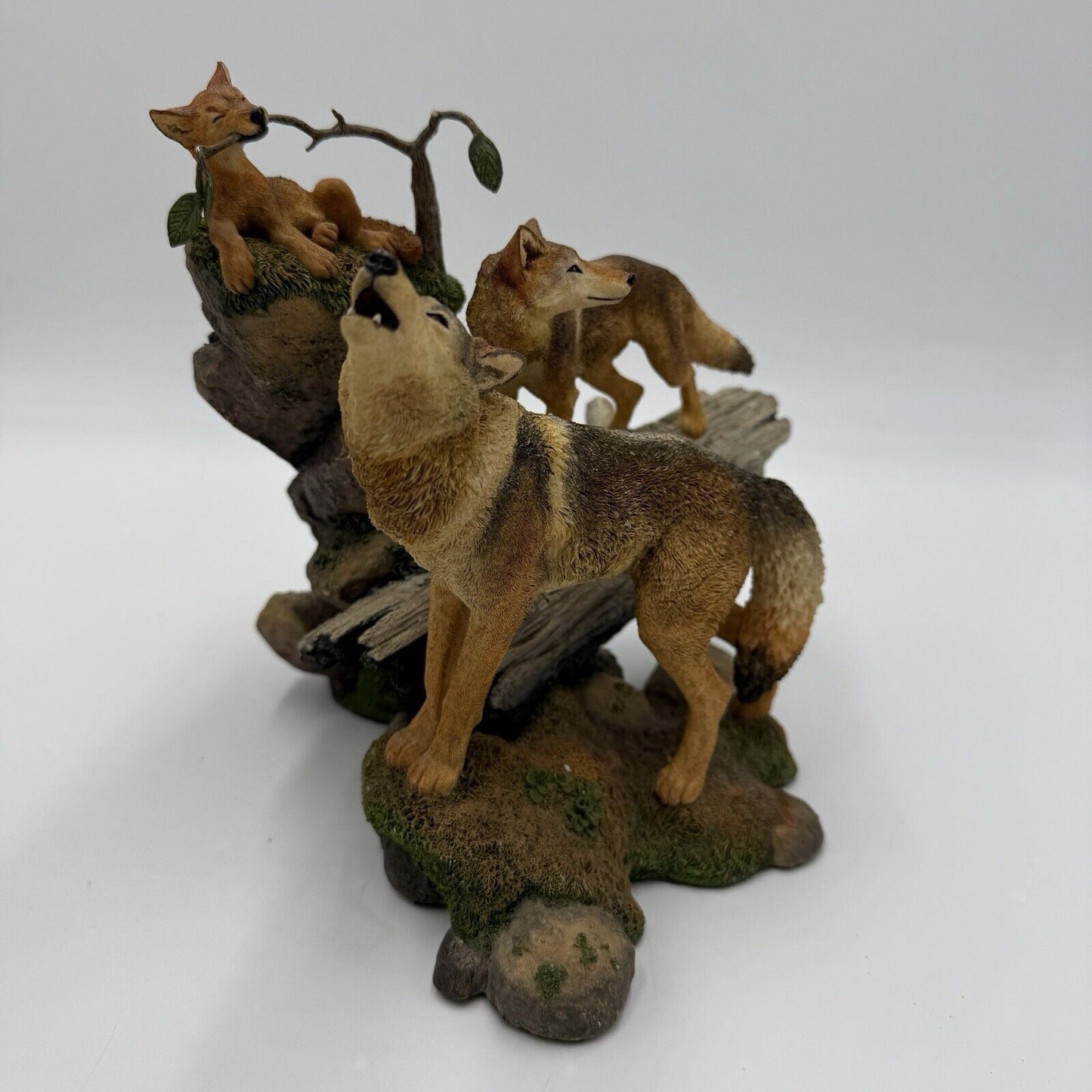 The Danbury mint Generations by Nick Bibby the spirit of the wolf sculpture