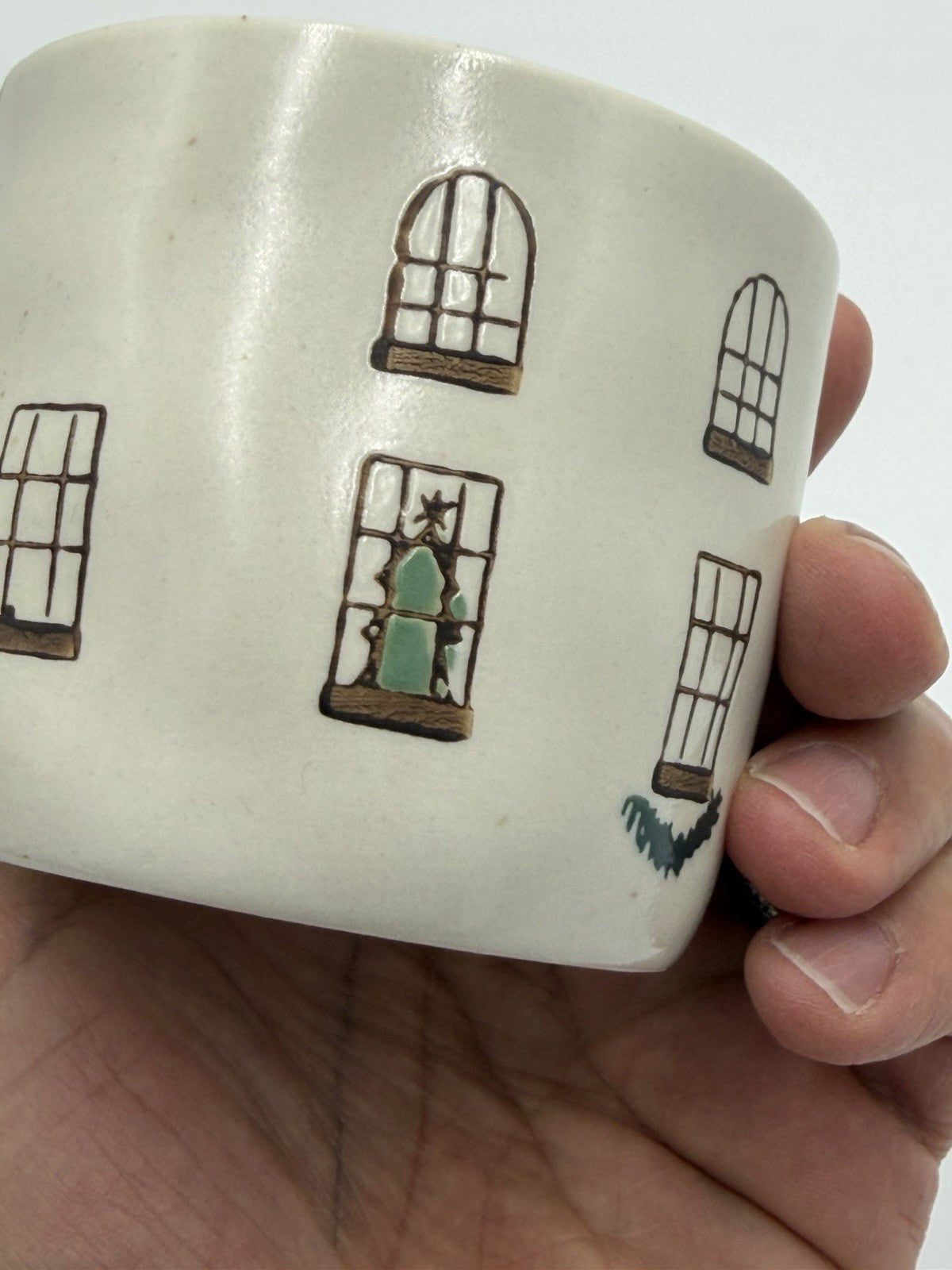 Anthropologie Cozy Home Red Village Rooftop Lid Christmas Coffee Tea Mug Rare