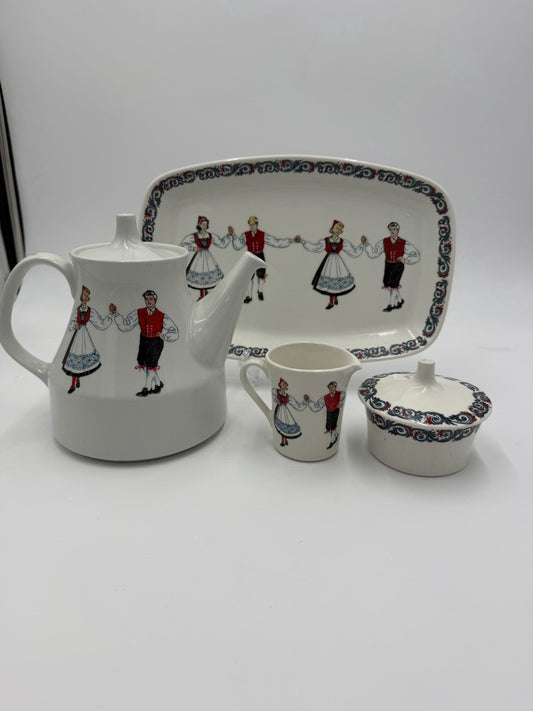 Vintage Figgjo Flint Hardanger Dancers Teapot Creamer Sugar Bowl Platter  Norway