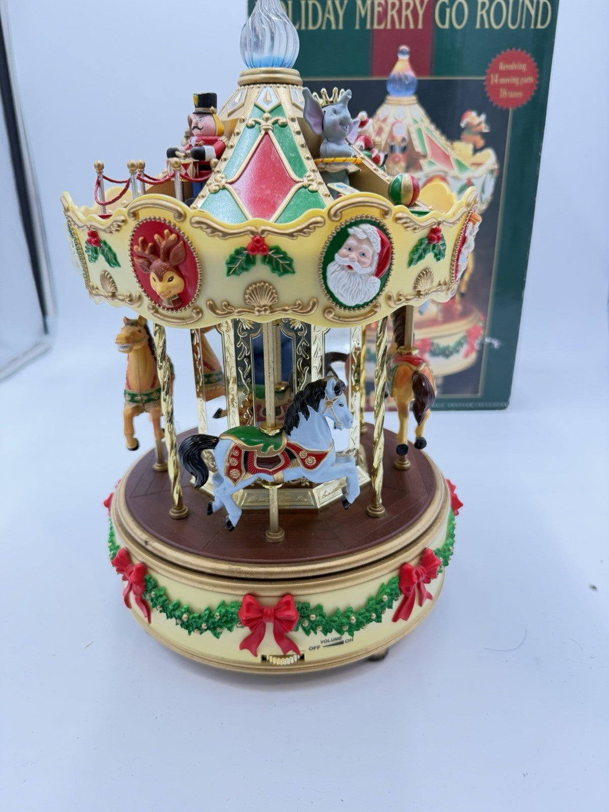 Maisto Christmas Holiday- Musical Animated Merry Go Round Carousel Vintage
