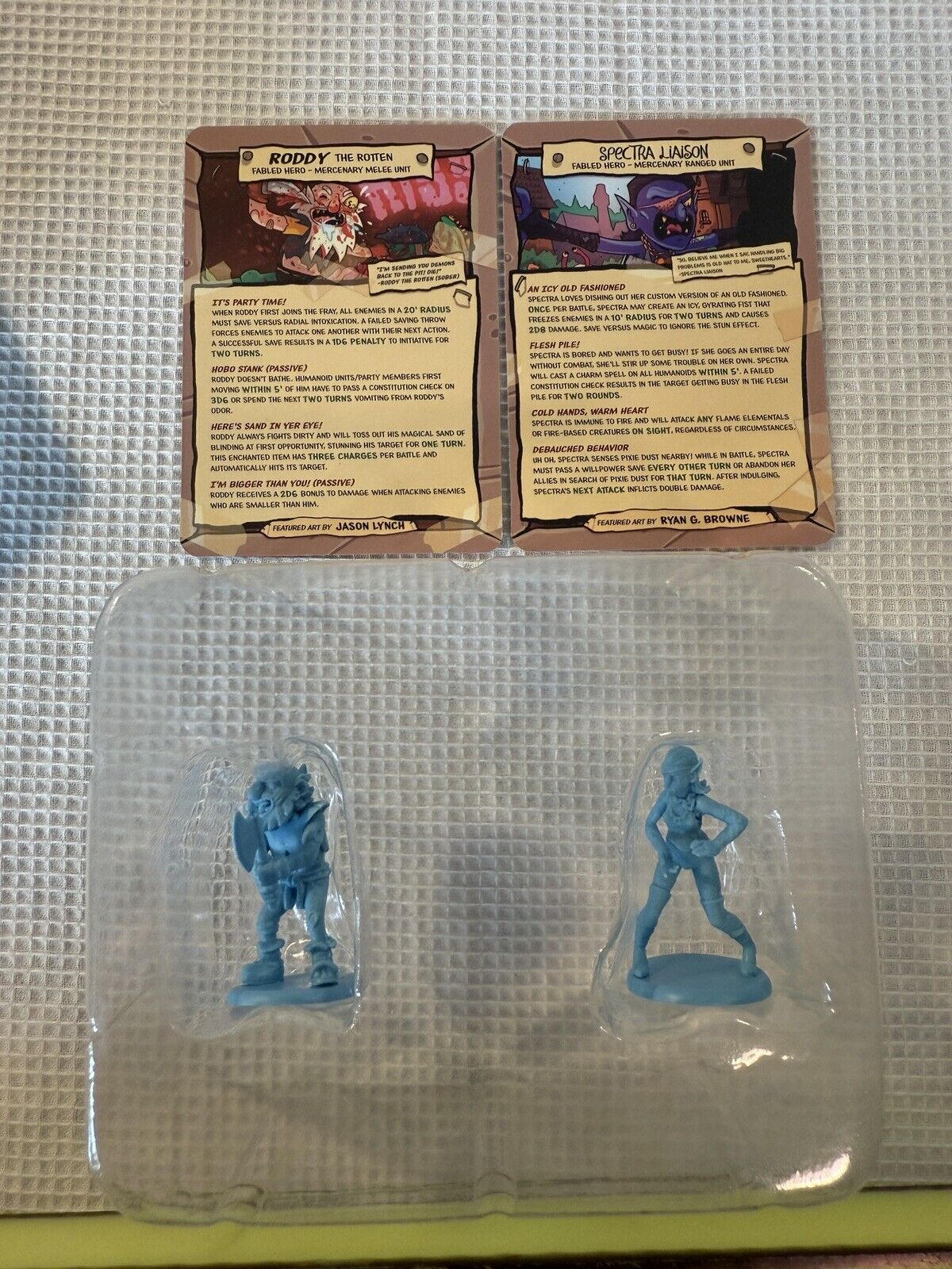 Murder Hobo 32mm Gaming Miniatures Roddy and Spectra Two Pack Blue Tracker