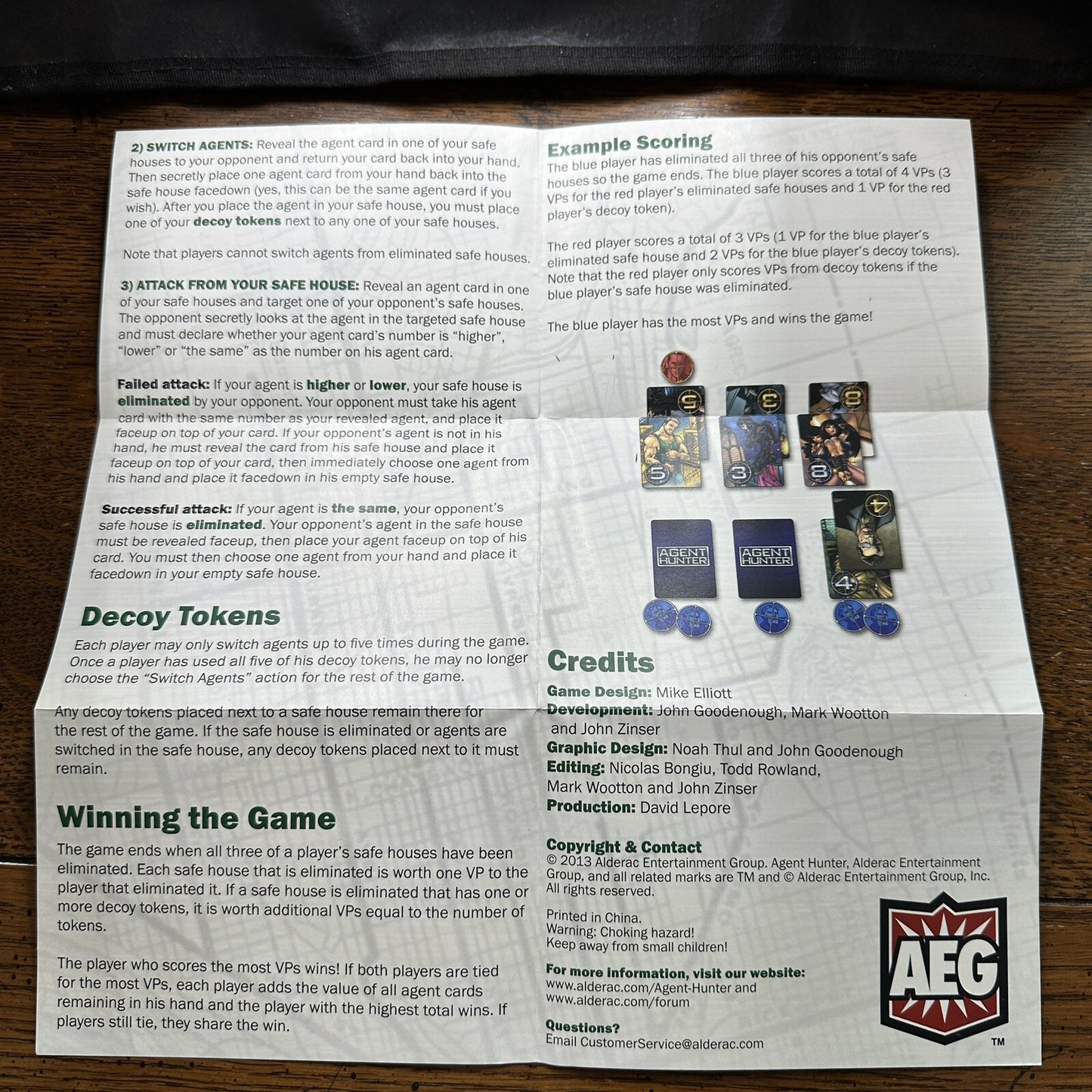 AEG Mike Elliott's Agent Hunter Game of Espionage for 2 Players Cards Fun