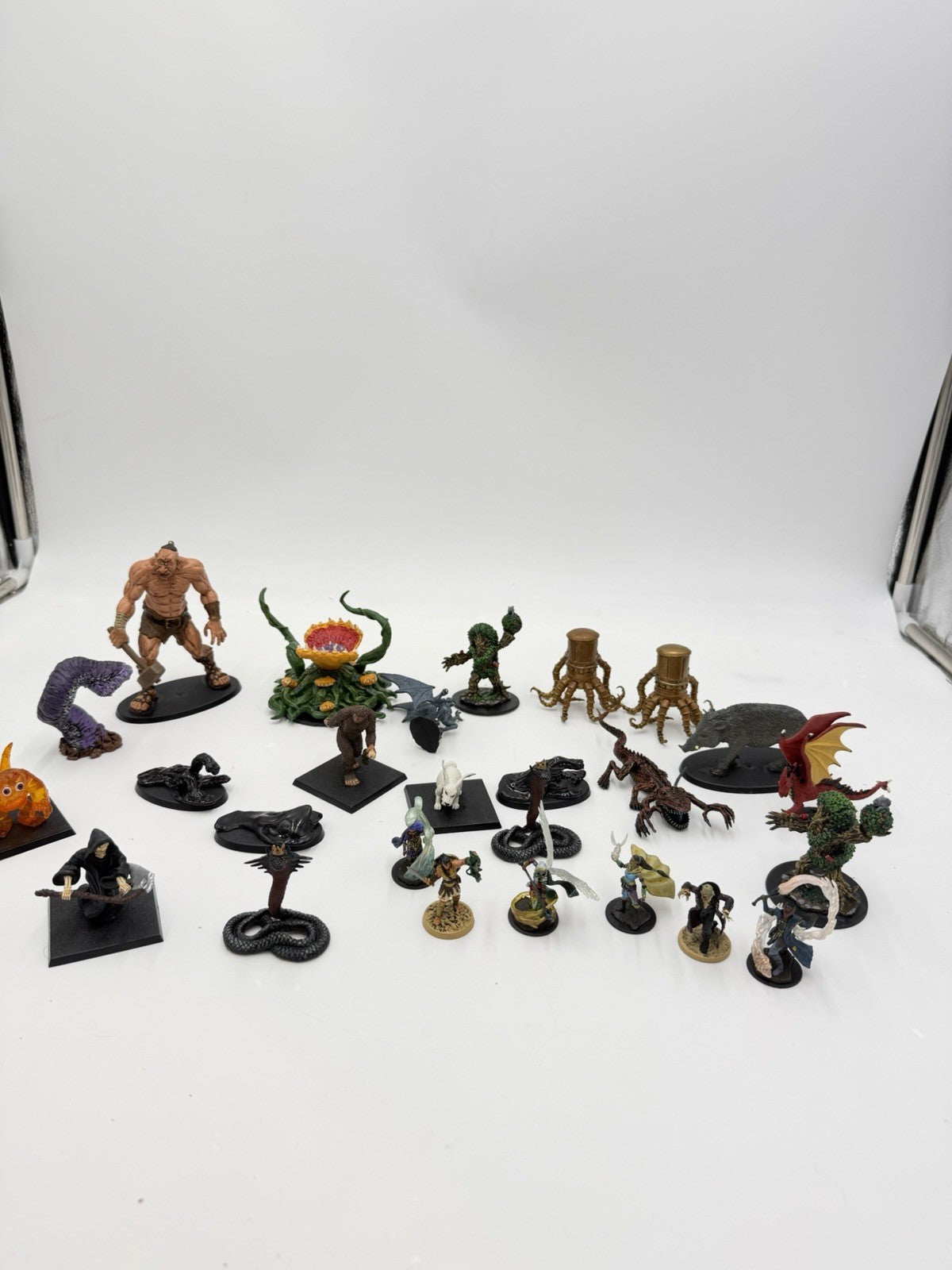 Painted Miniatures Wizards Wizkids Games Workshop Reaper Miniatures Lot 26 PCs