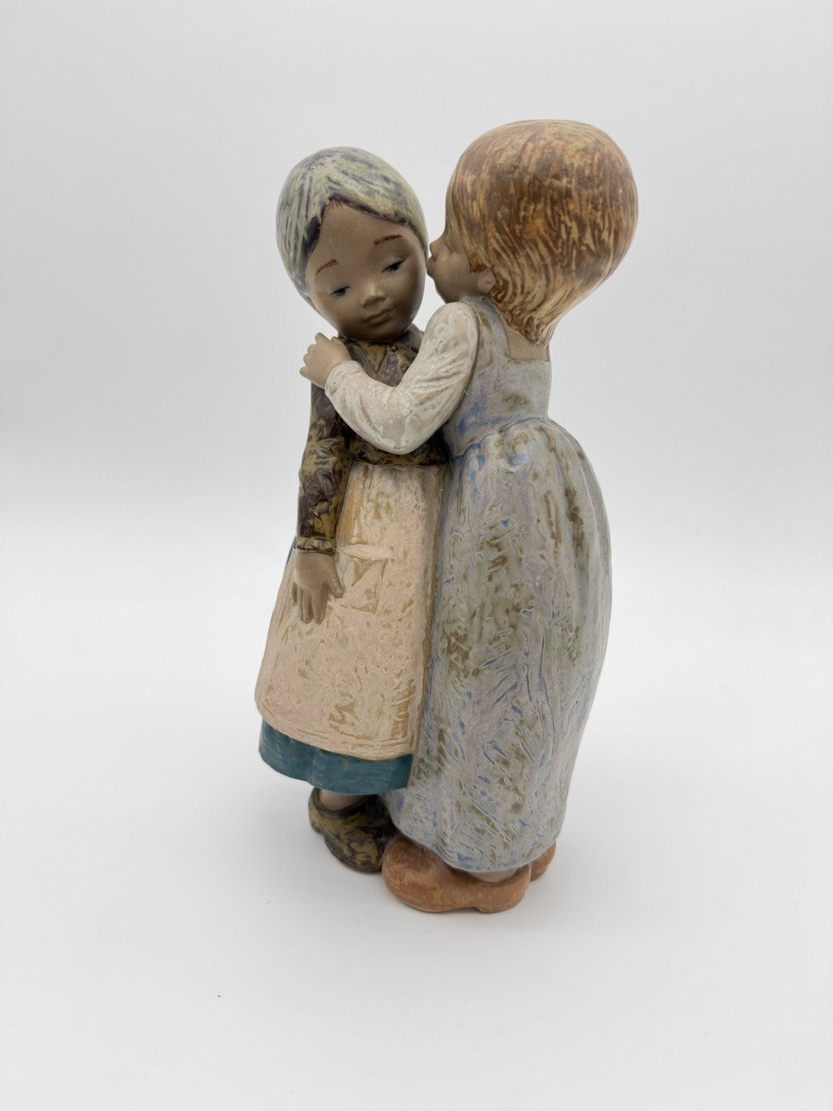 Lladro Spain Porcelain #2086  Little Kiss Painted Gres Finish Figurine 11” Rare