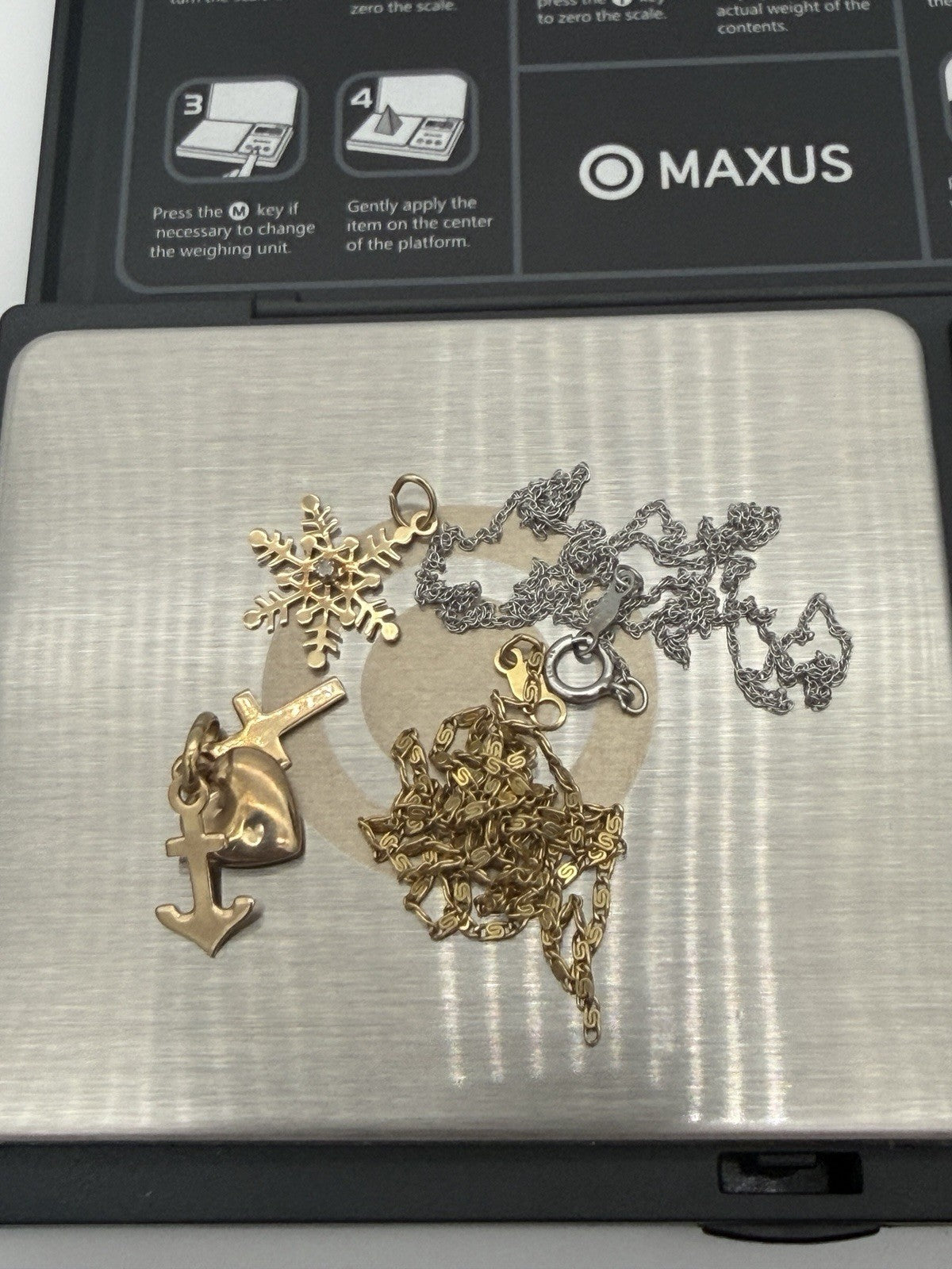 14k Yellow & 10k White Gold Pendants Chains 3.5g Scrap Gold 4 PCs