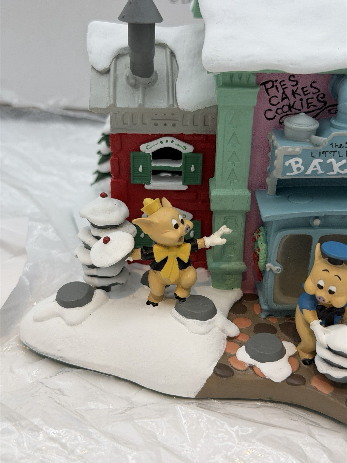 Danbury Mint Disney Winter Wonder Little Pigs Bakery House Village Christmas NIB