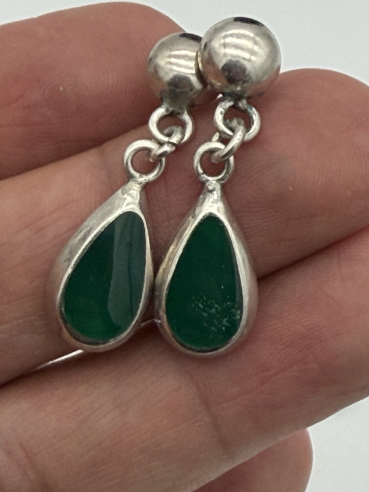 sterling silver earrings teardrop-shaped green chalcedony /onyx cabochons