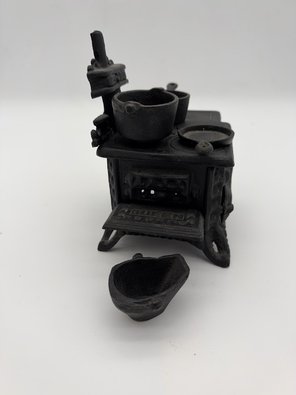Vintage Queen Cast Iron Toy Cook Stove Oven w/ Mini Pots & Pans Set 1950