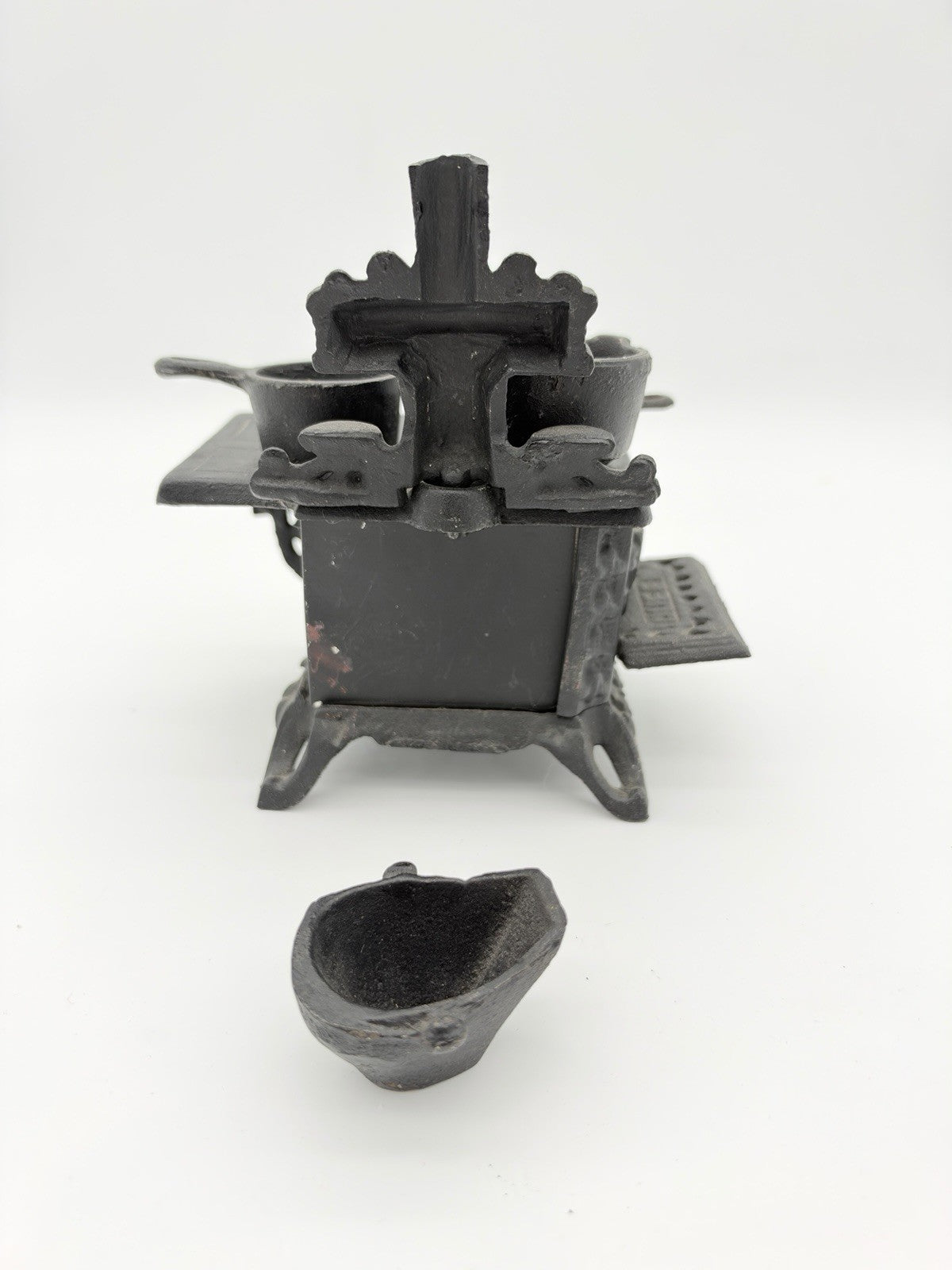 Vintage Queen Cast Iron Toy Cook Stove Oven w/ Mini Pots & Pans Set 1950