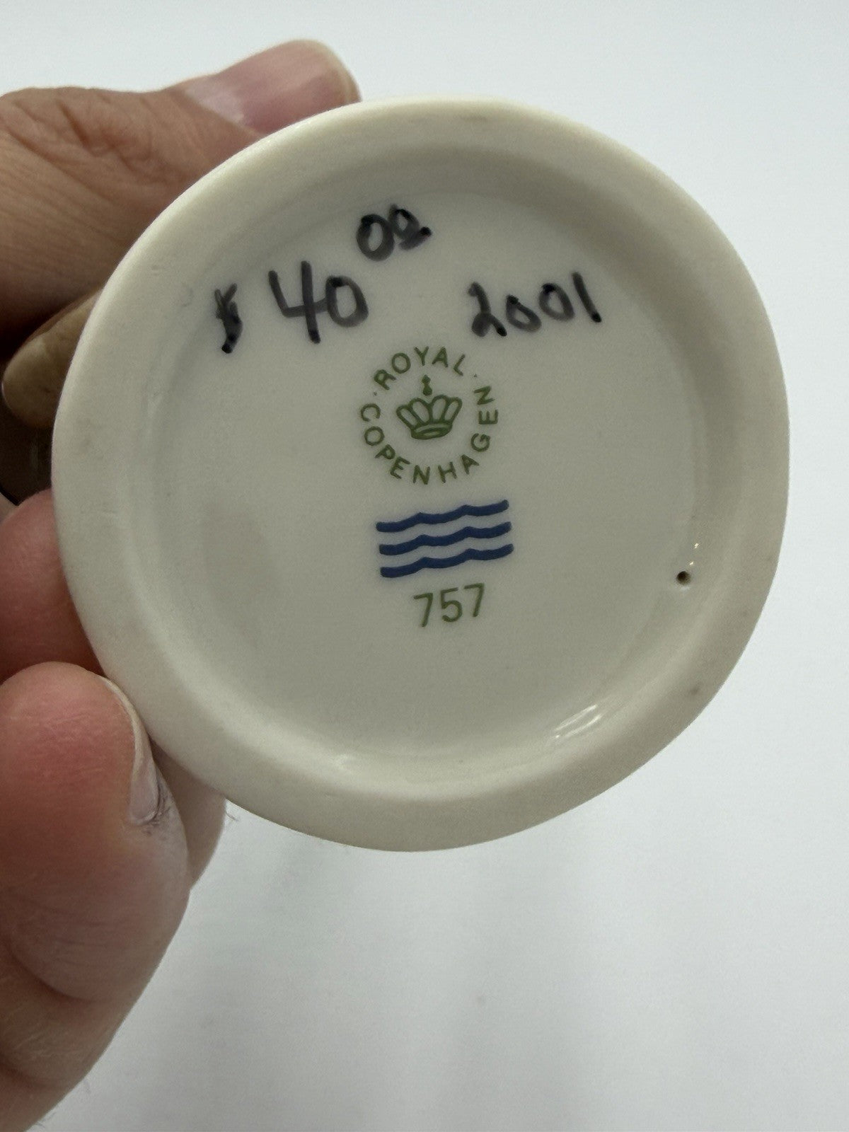 Royal Copenhagen Denmark Porcelain Painted Figurine 2001Girl Feeding Birds #757