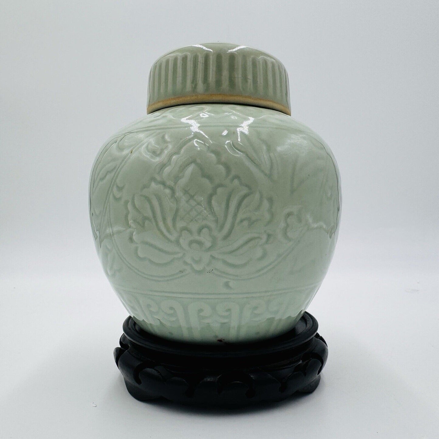 Qing Dynasty Chinese Celadon marked Qing Glazed Jar with Lid Ancient Pottery