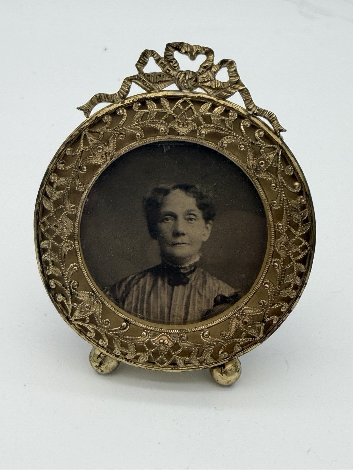 Antique Victorian French Gold Gilt Round Filigree Bow Crest Mini Photo Frame