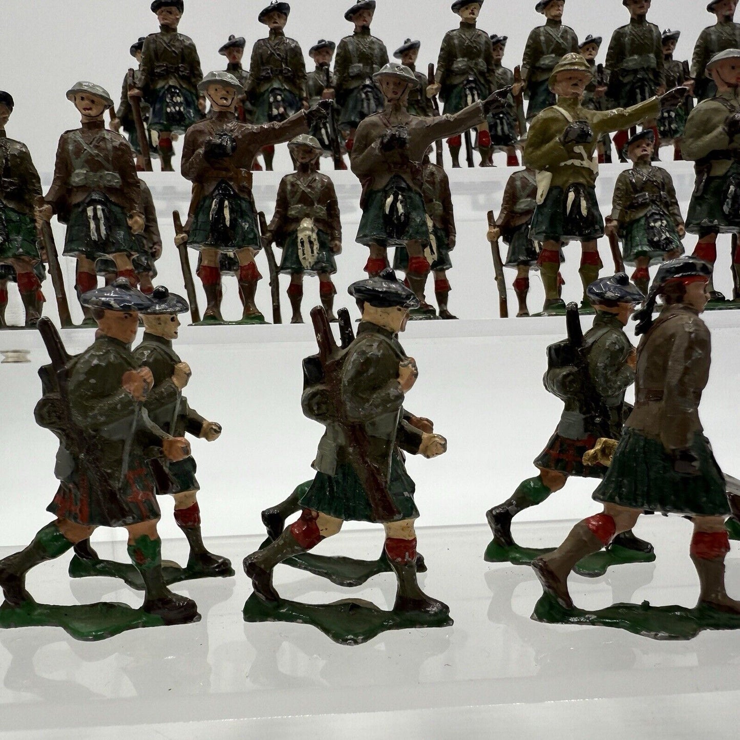 Vintage Eire Scottish Army Infantry Metal Painted Soldiers Figurines Toys 48 PCs