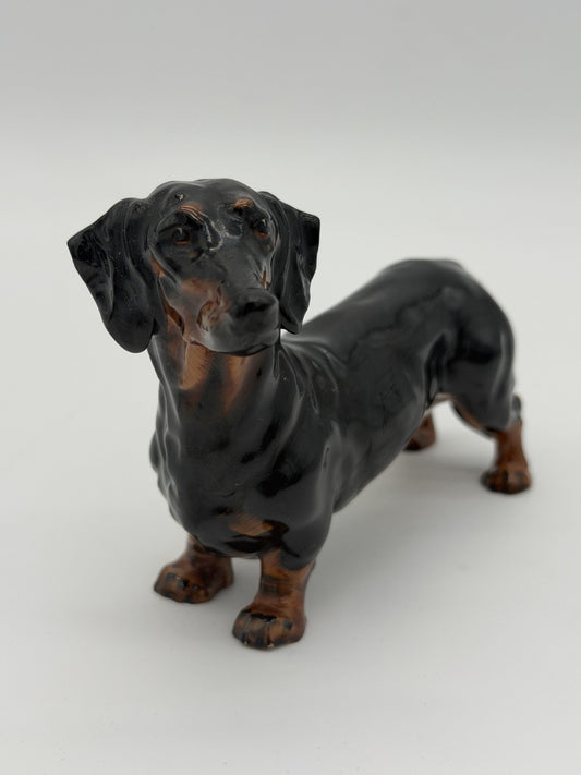 Royal Doulton England Porcelain HN1120 Dachshund Dog Figurine 4”x6” Mint