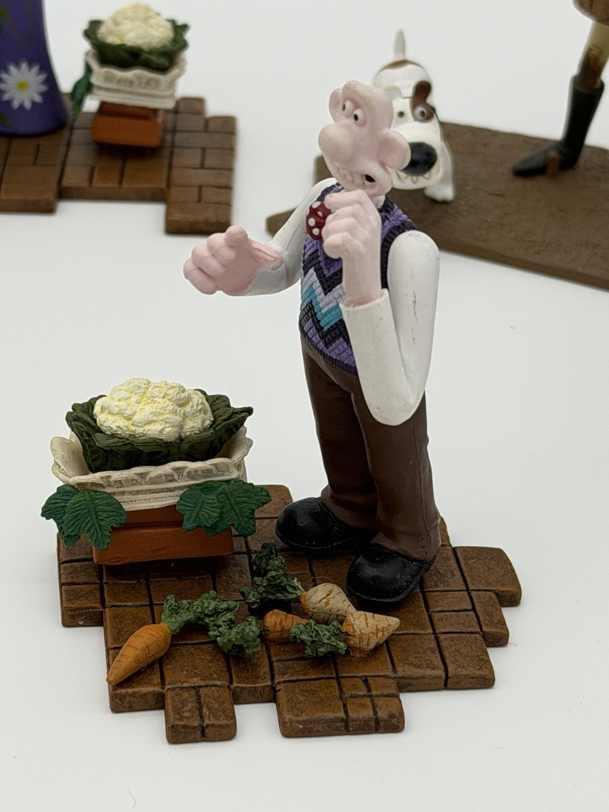 Wallace and Gromit CURSE of the WERE-RABBIT Cauliflower Carrot Collector Set