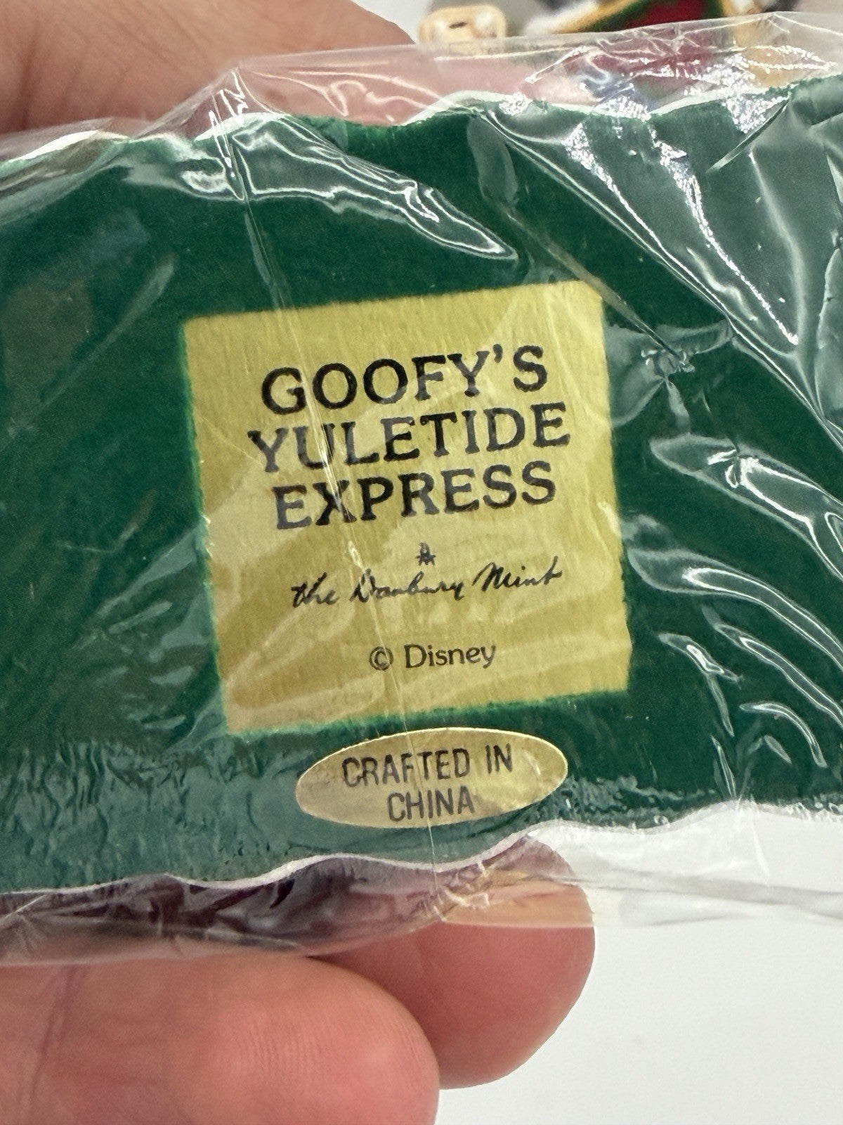 The Danbury Mint Disney Goofy Holiday Express Christmas Train Figurine Resin Set