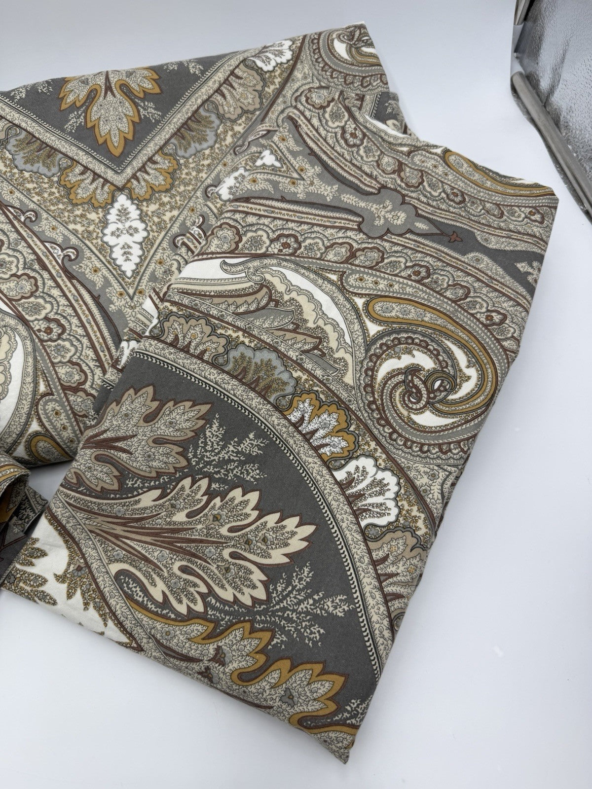 Pottery Barn Anton Paisley Medallon Floral Gray Queen Size 2 Standard Chams