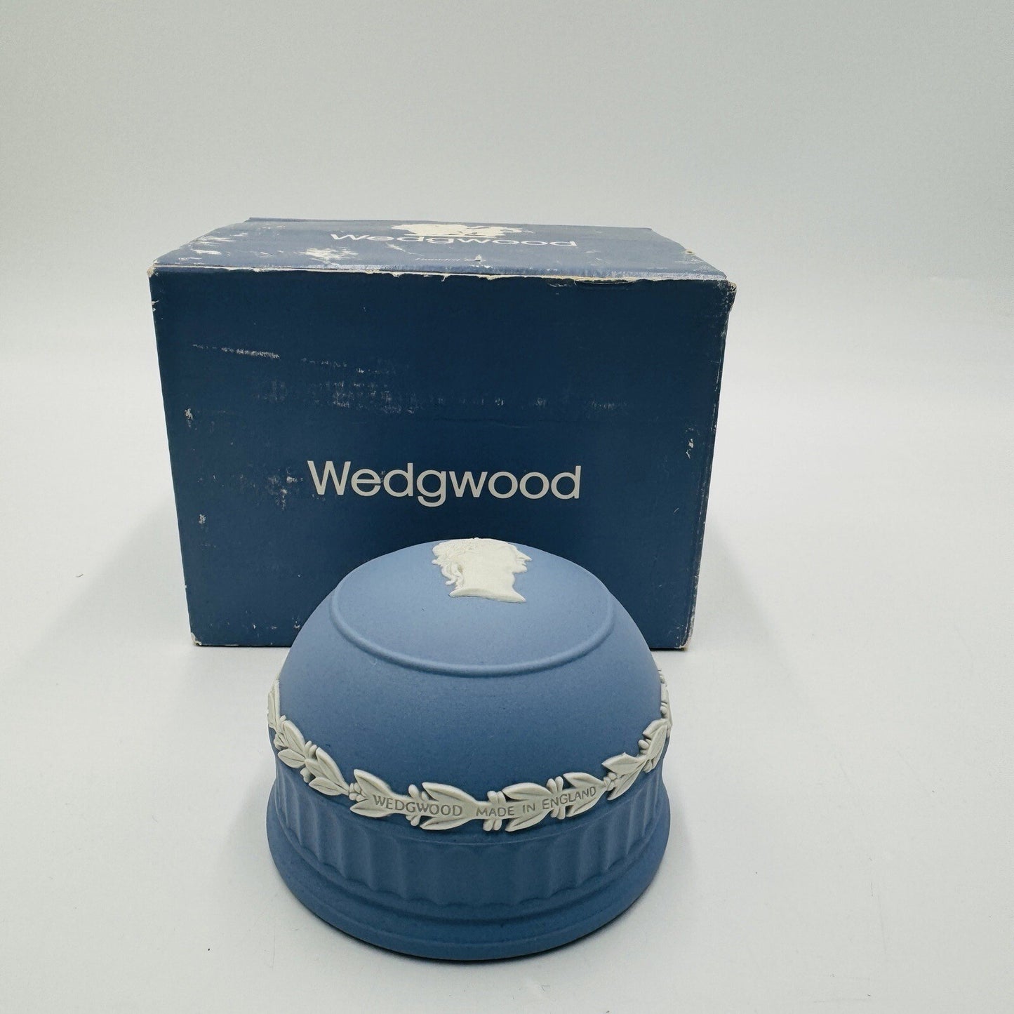 Wedgwood  Jasperware Blue PAPERWEIGHT JULIUS CAESAR Vintage England