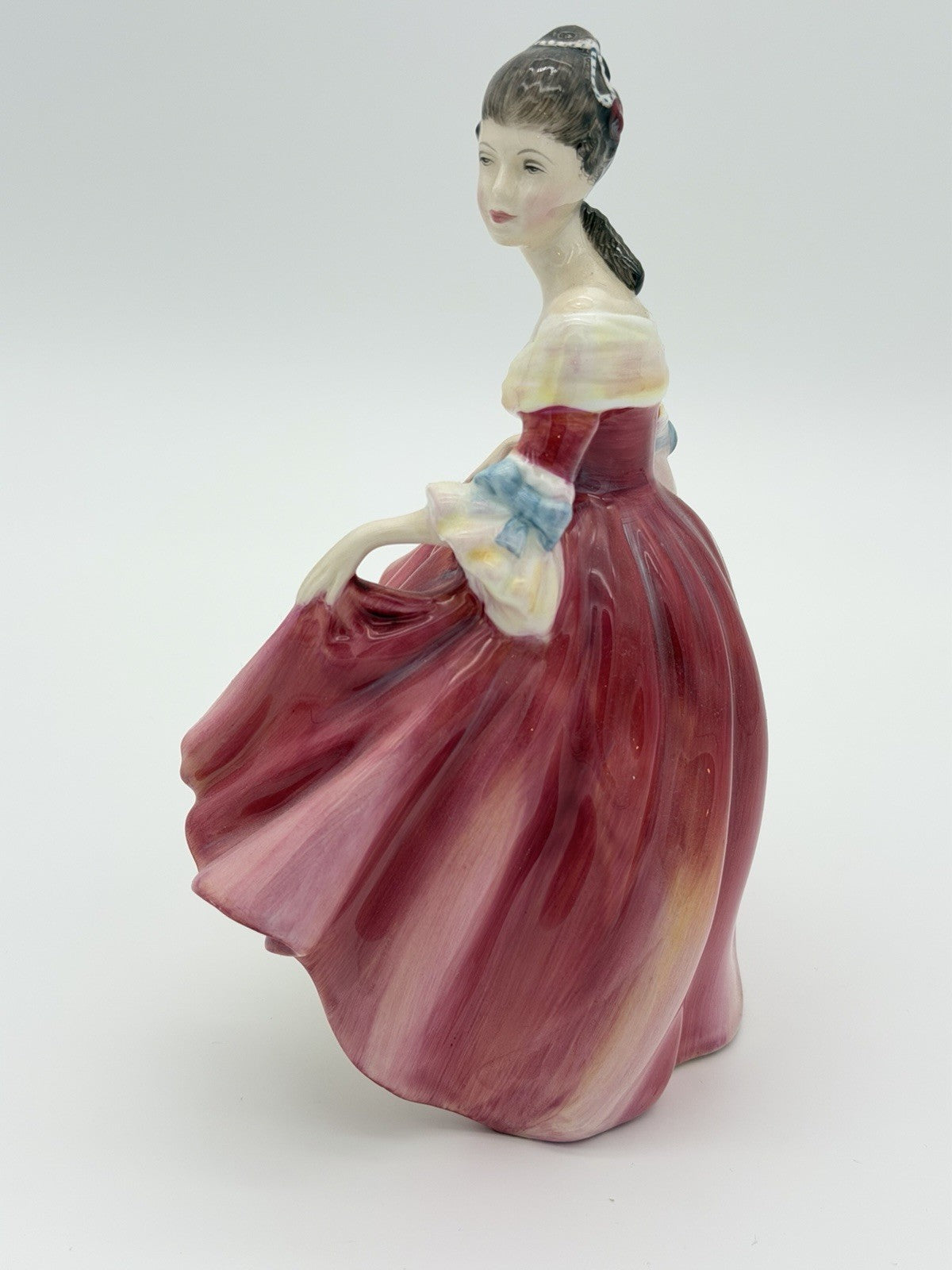 Royal Doulton England Porcelain Southern Belle # 2229 Painted Figurine 8”H Red