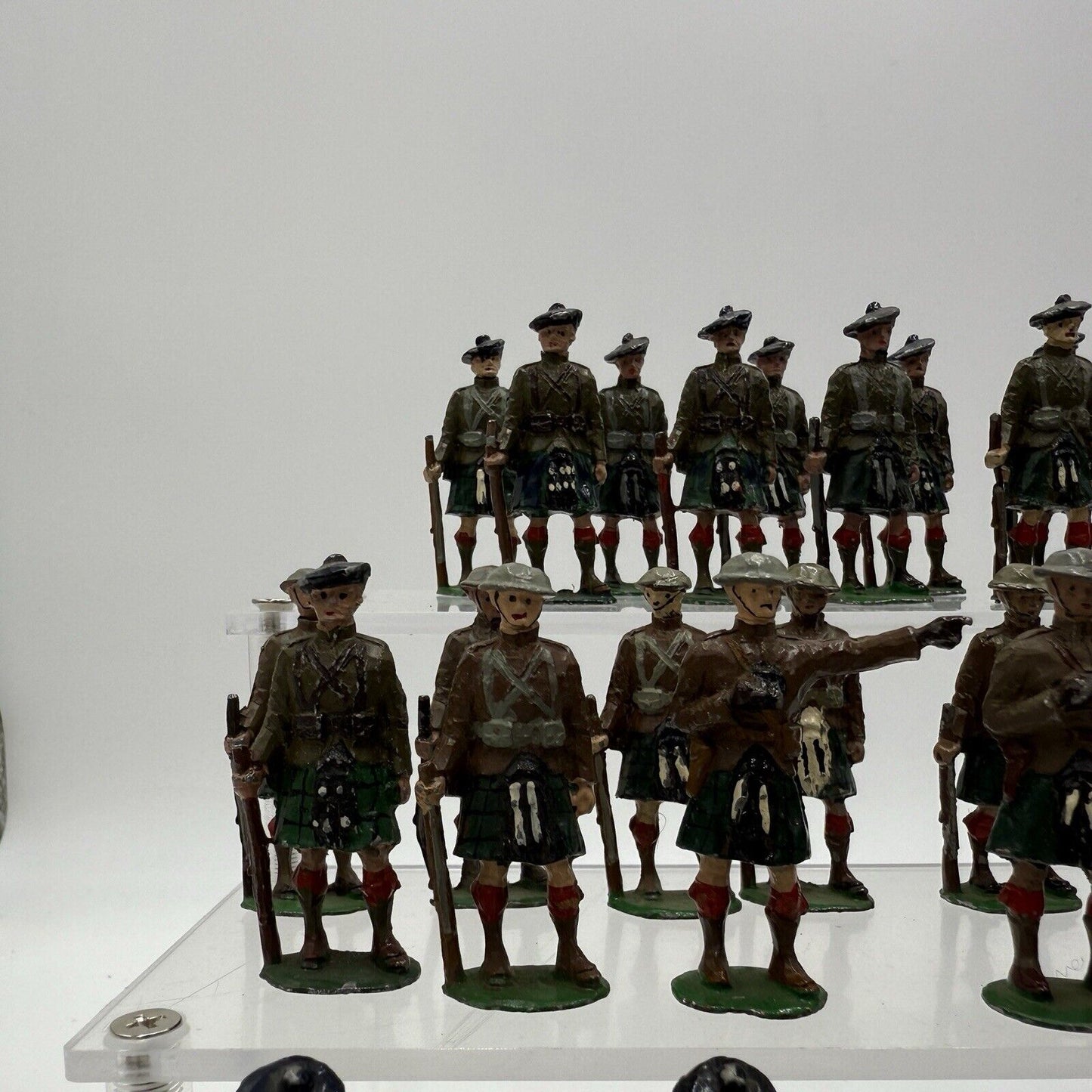 Vintage Eire Scottish Army Infantry Metal Painted Soldiers Figurines Toys 48 PCs