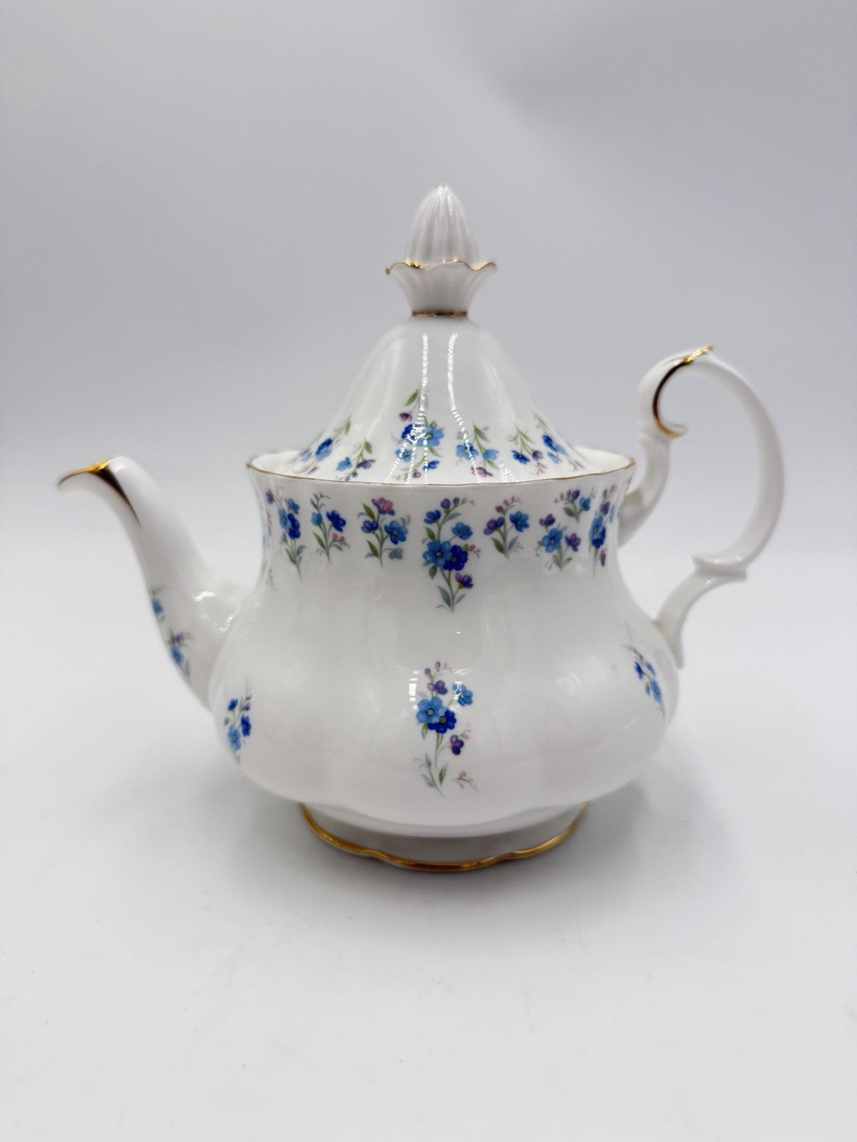 Royal Albert England Floral Memory Lane Bone China Teapot 6 Cup Vintage W/Lid