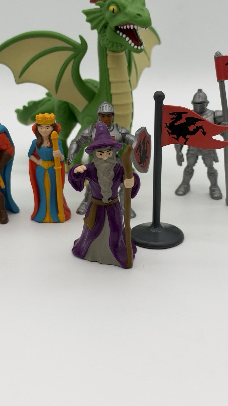 Lakeshore Learning Royal Kingdom 12 PCs Wizard Dragon King Queen Soldier Figurin