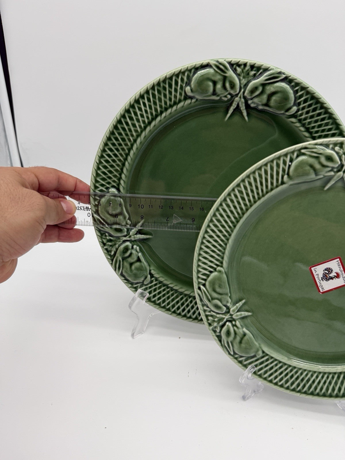 Bordallo Pinheiro Art Pottery Green Embossed Rabbits Bunny Dinner /dessert Plate
