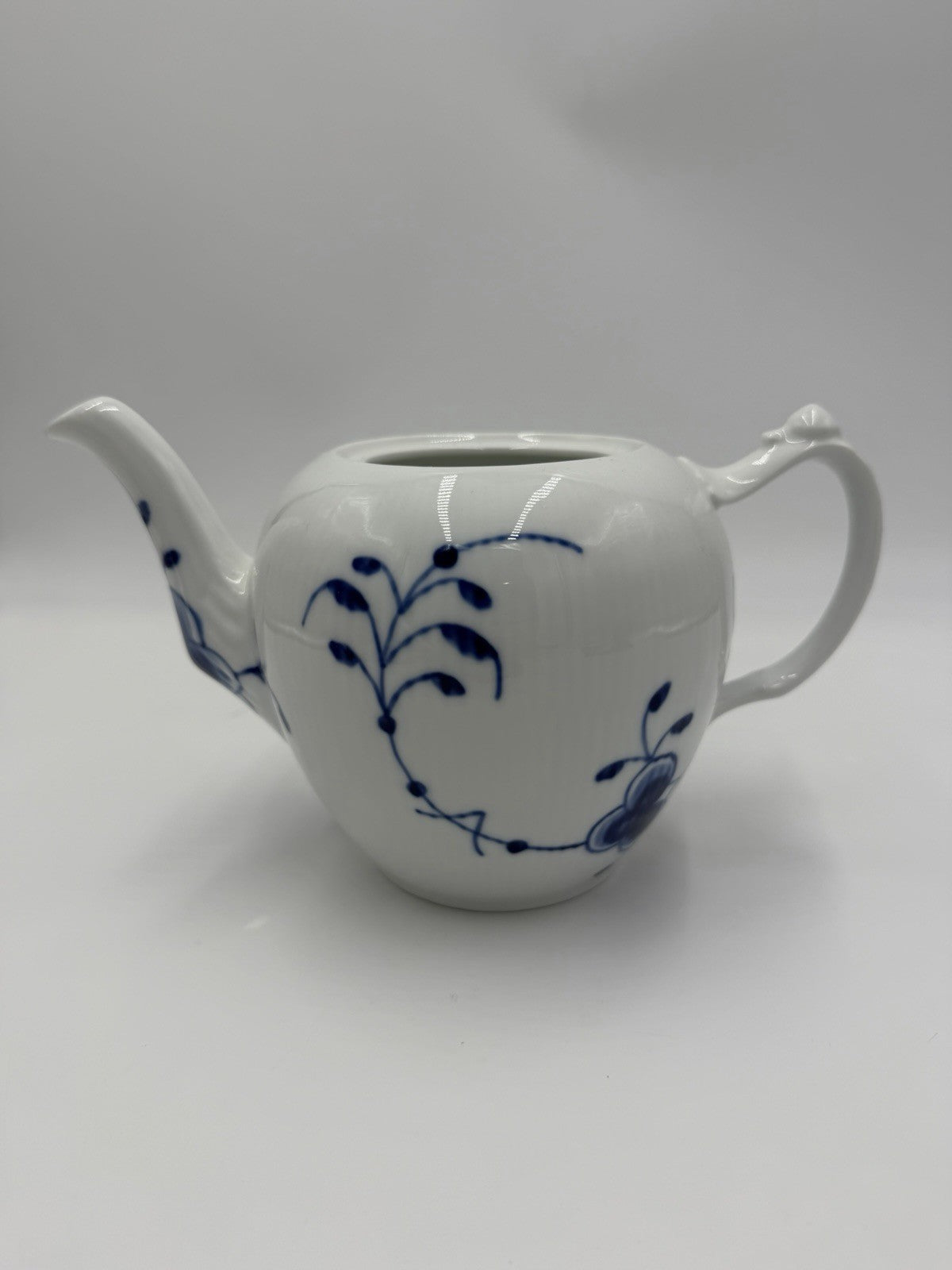 Royal Copenhagen Blue Fluted Mega Teapot CLX # 143 Porcelain Denmark (no Lid)