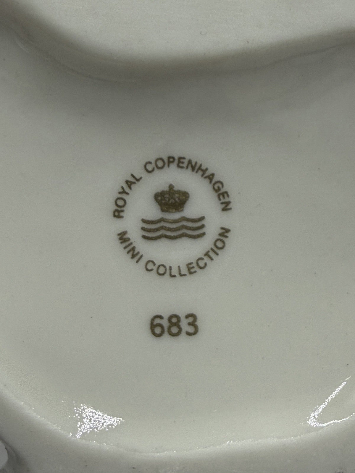 Royal Copenhagen Denmark Porcelain Cat Collection Mini Figurines Wood Shelf