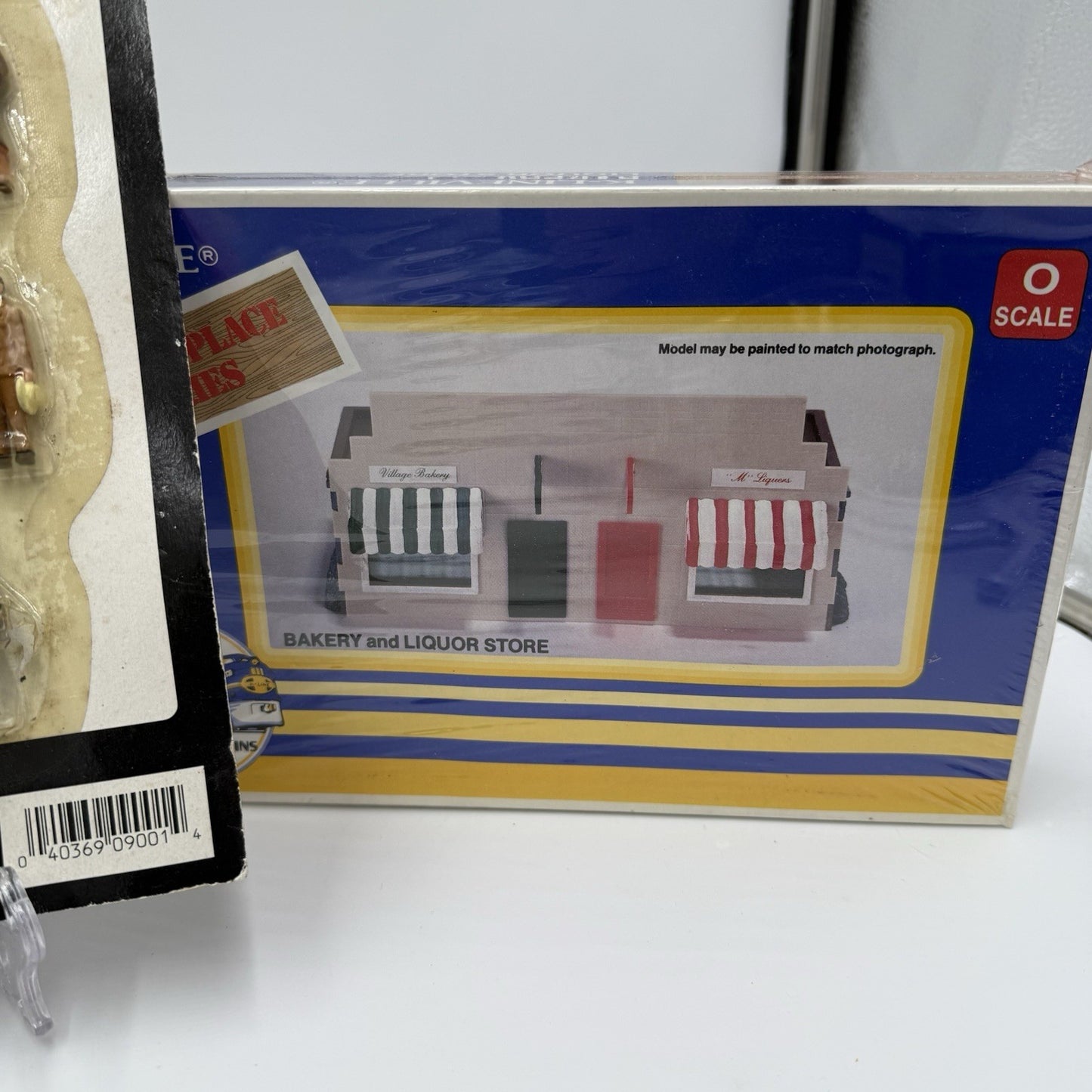 K-Lineville O Scale marketplace series bakery hair salon & pizza parlor Figurine