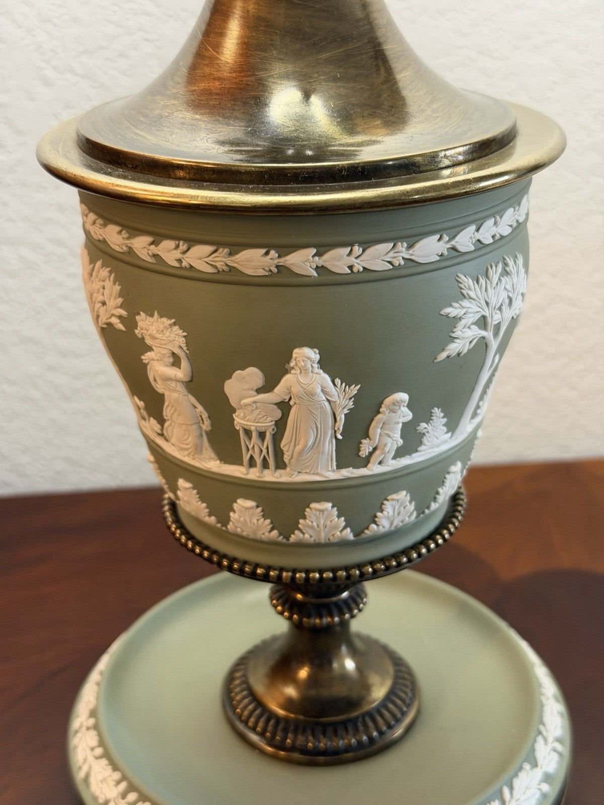 Wedgwood jasperware green TORCHIERE Table Lamp 1959 Vintage 27”H England