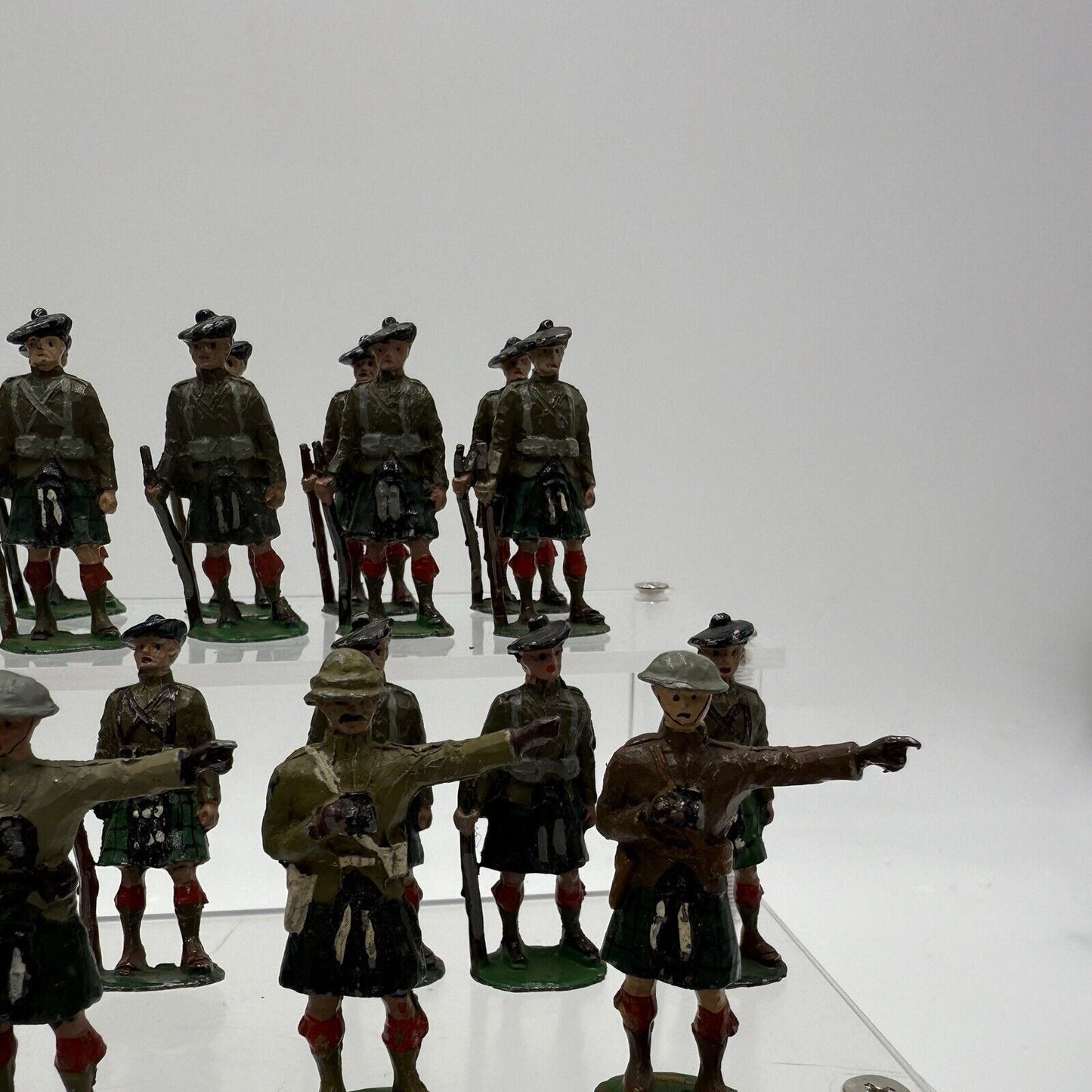 Vintage Eire Scottish Army Infantry Metal Painted Soldiers Figurines Toys 48 PCs