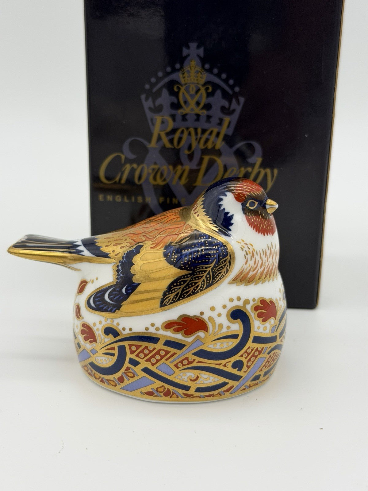 Royal Crown Derby Nesting Goldfinch Paperweight England Porcelain Gold Stopper