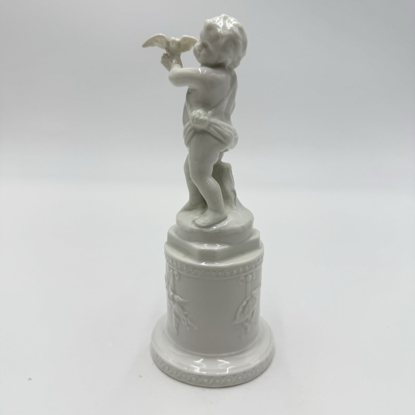 Antique Ginori 1735 Porcelain Figure Putti Holding Dove 5.5” White Glossy Italy