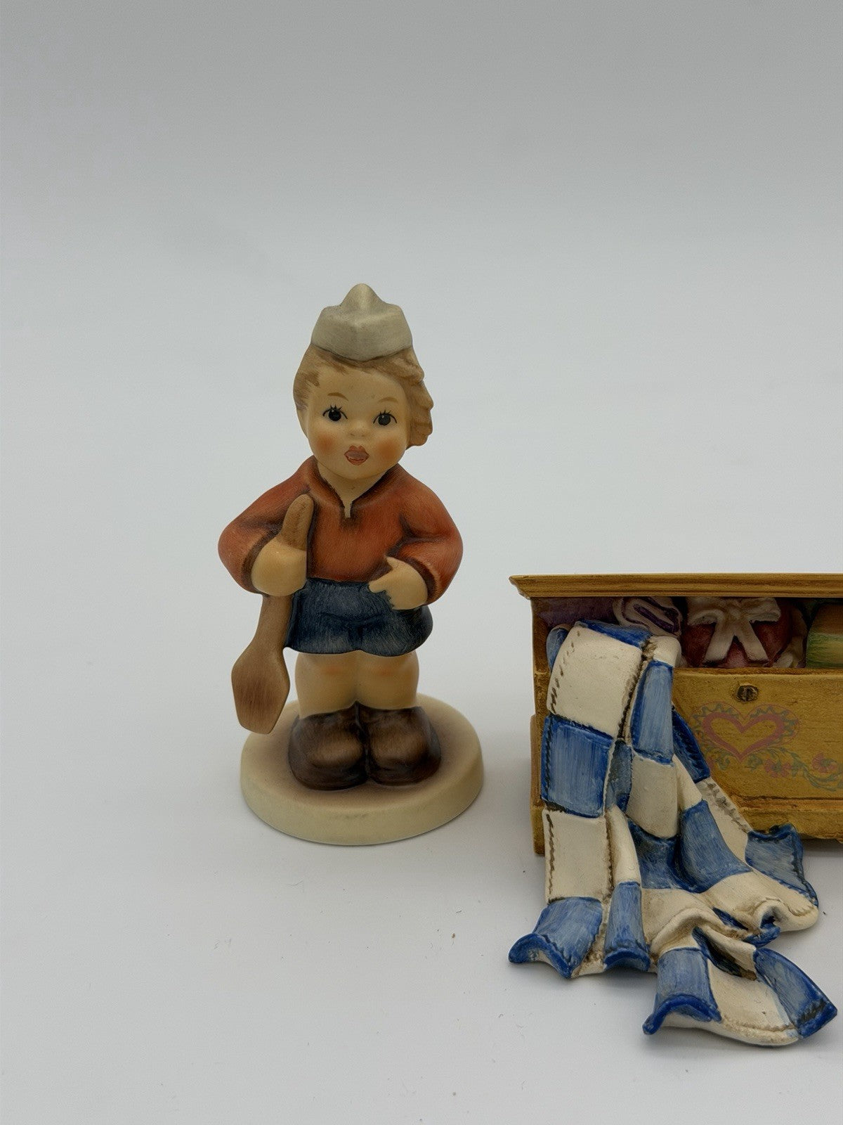 VINTAGE 1999 GOEBEL SMALL HOPE CHEST Plus 2 Hummel Goebel Figurines Set