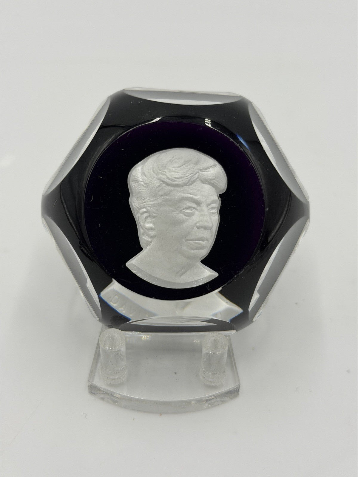 Baccarat France Crystal Eleanor Roosevelt Sulphide Cameo Faceted Paperweight