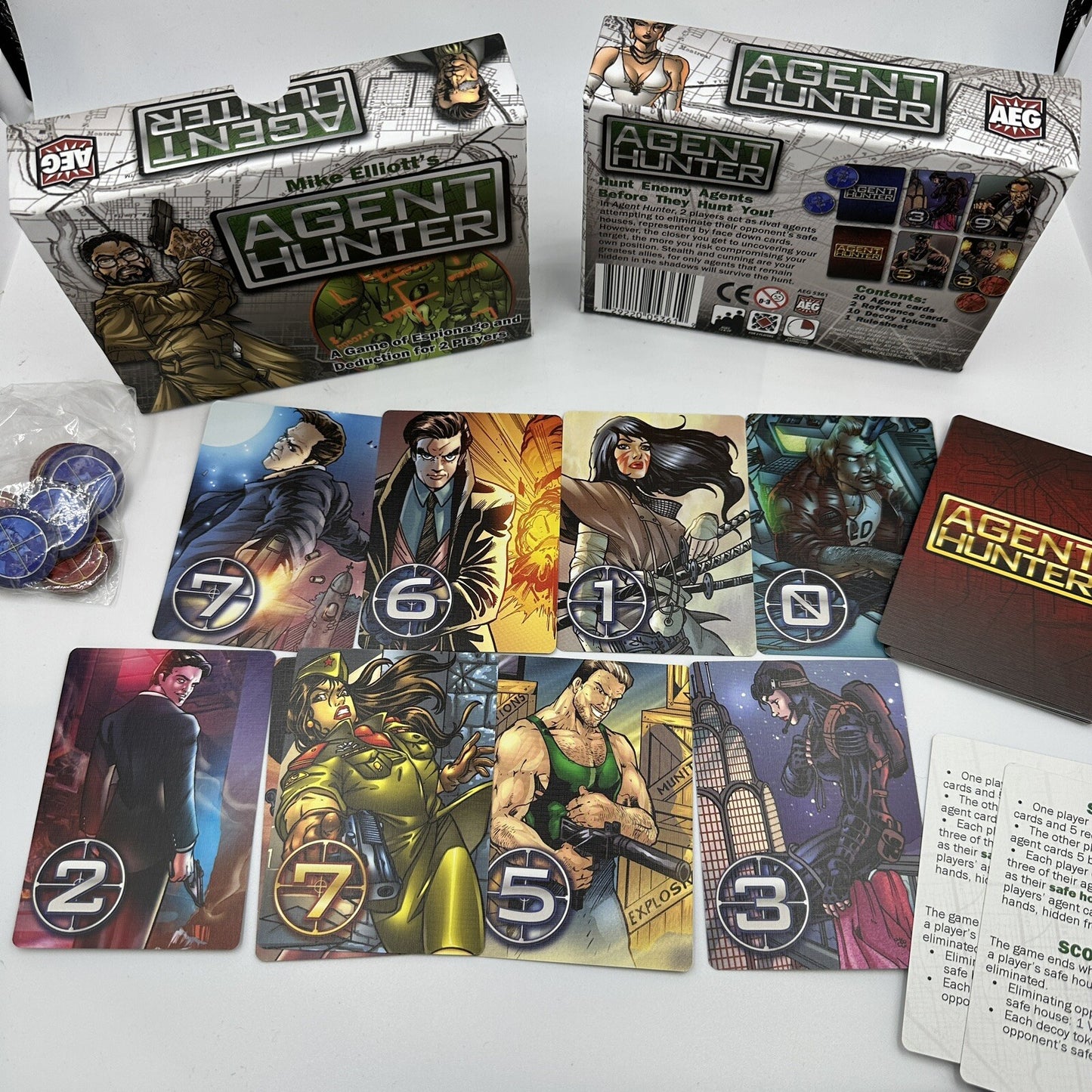 AEG Mike Elliott's Agent Hunter Game of Espionage for 2 Players Cards Fun