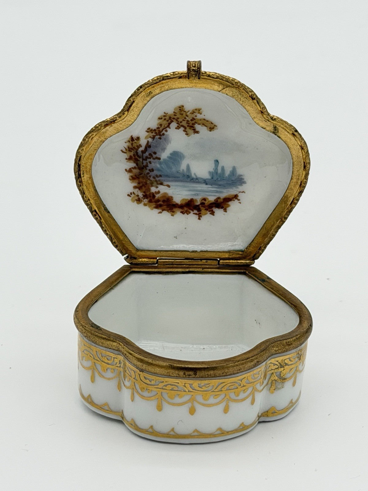 17th C Meissen Hand Painted Porcelain Trinket Box Germany Victorian Small