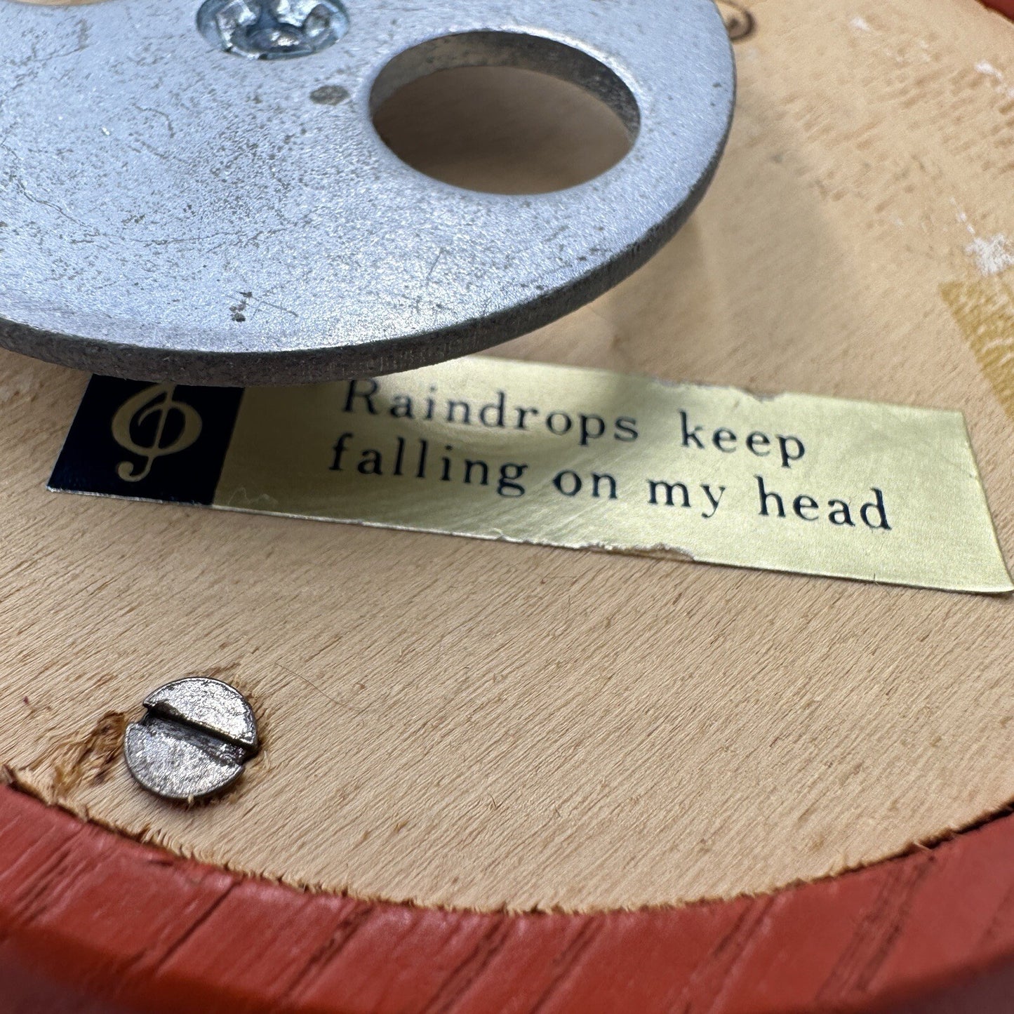 Anri Music Box Plays Raindrops Keep Falling On My Head Girl Washing Laundry