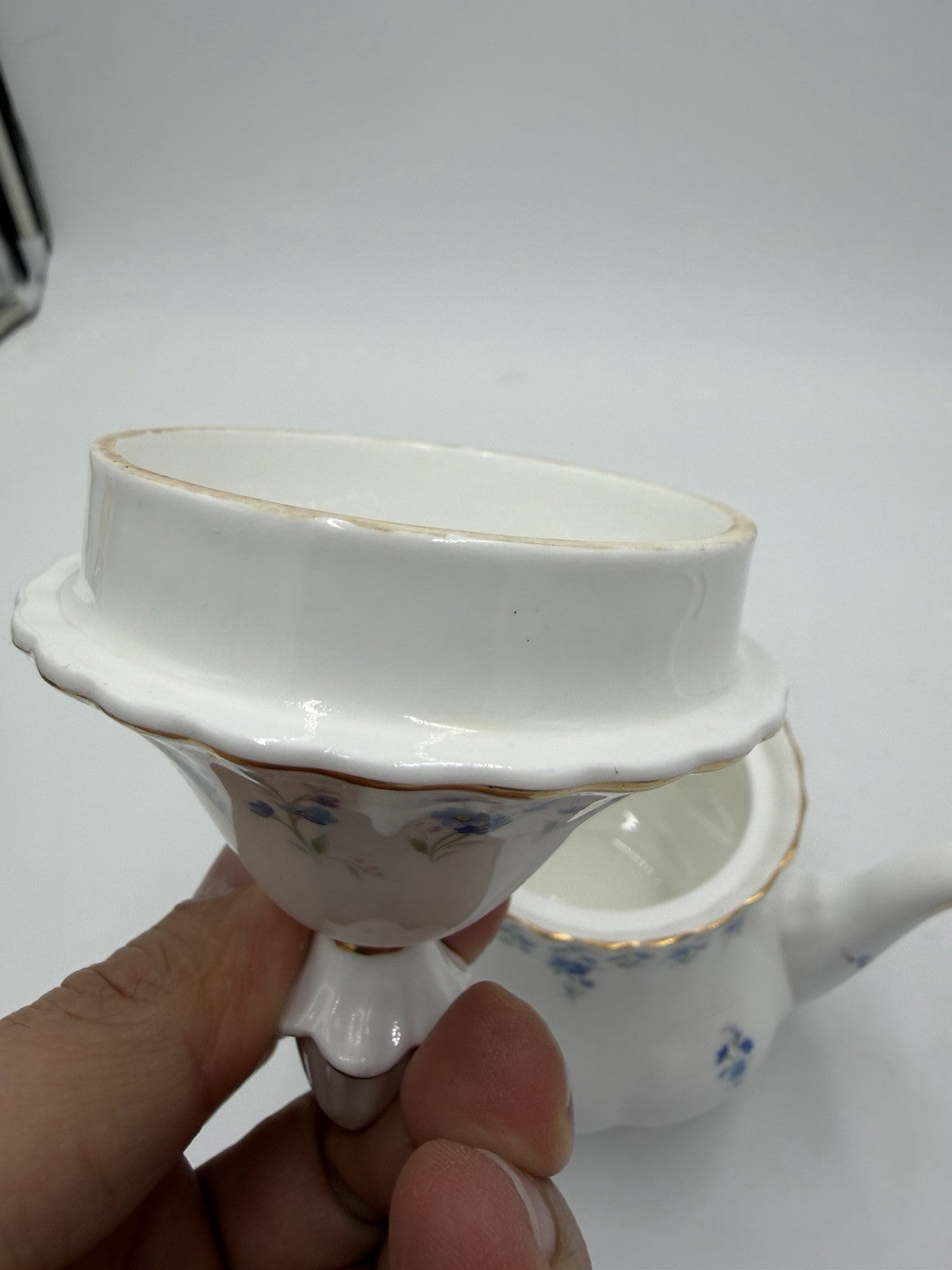 Royal Albert England Floral Memory Lane Bone China Teapot 6 Cup Vintage W/Lid