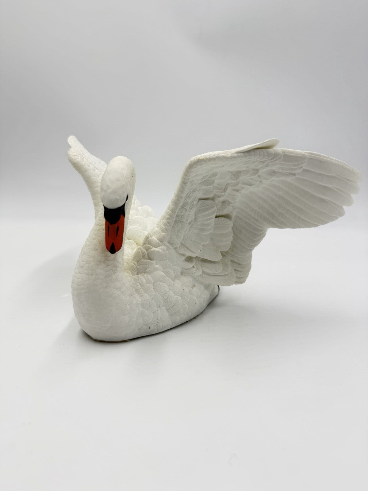 Lenox Fine Porcelain The Magestic Swan White Signed Figurine 5”Hx 10”Wx7”L Rare