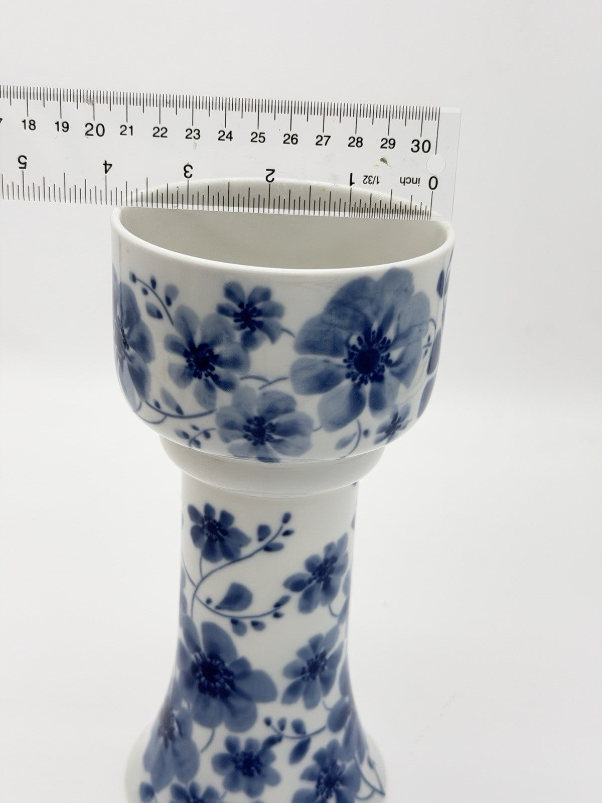 Wallendorf German Porcelain Blue White Floral #2251 Echt Kobalt 8.5” Vase Vtg