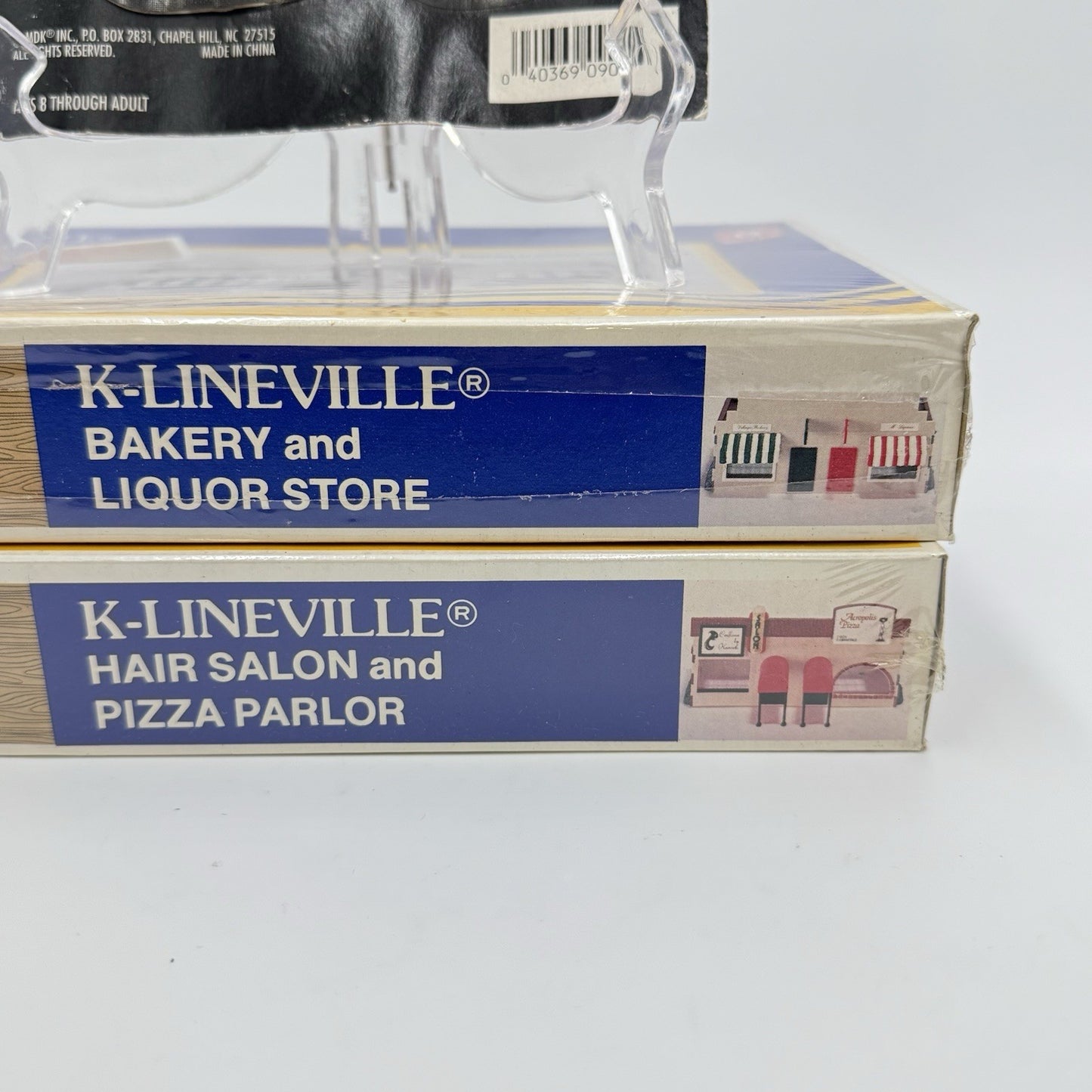 K-Lineville O Scale marketplace series bakery hair salon & pizza parlor Figurine