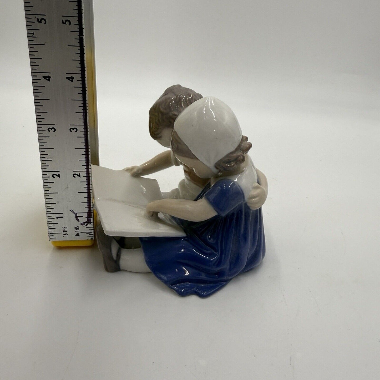 Vintage Bing Grondahl  Boy Girl Reading Figurine 402 Royal Copenhagen