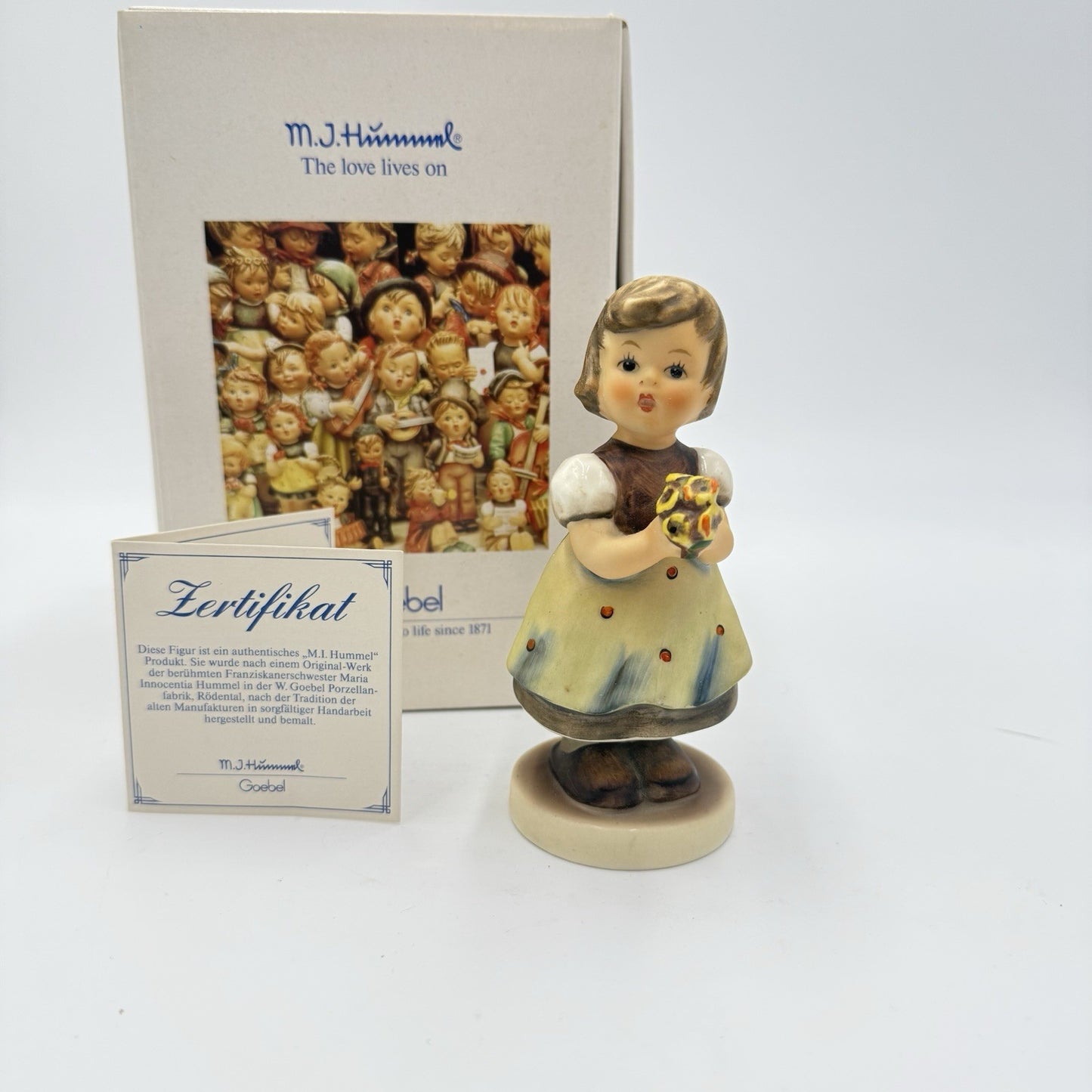Goebel M.I. Hummel "FOR MOTHER" 5.5" Figurine 1963 Mold #257 Porcelain Vintage
