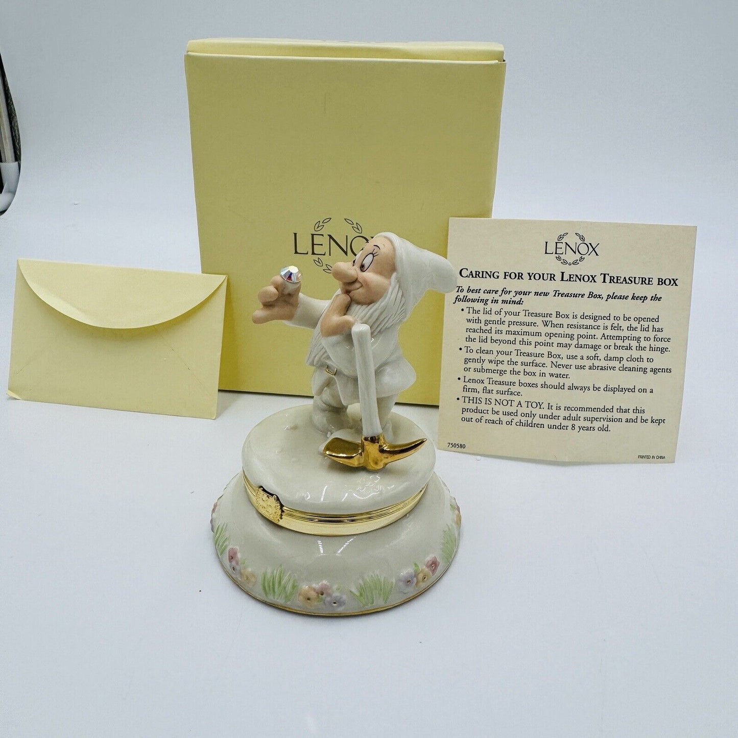 Lenox Porcelain Disney Showcase Bashful Treasure Box Trinket Box Figurine