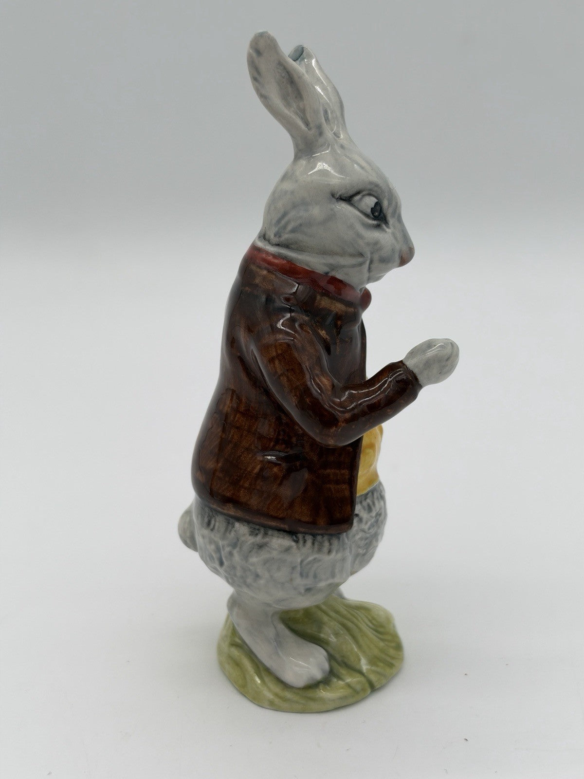 Beswick England Porcelain White Rabbit Alice in Wonderland Series 1974 Figurine