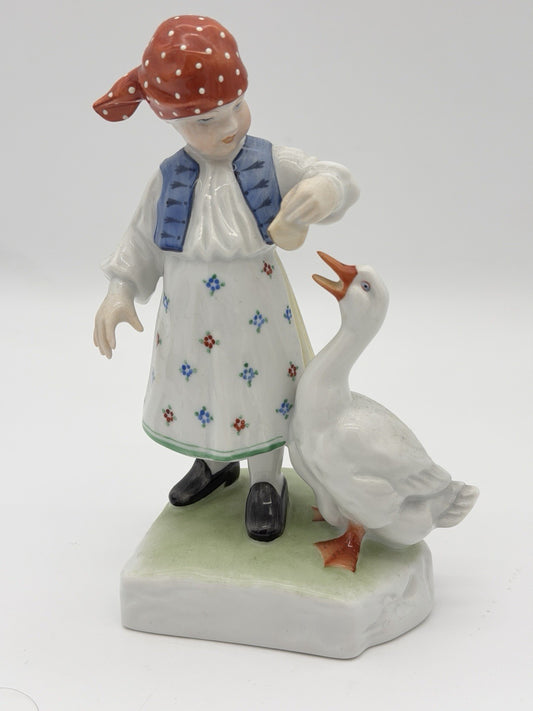 Herend Hungary Girl Feed Goose Hand Painted Porcelain Figurine #5565 Vintage