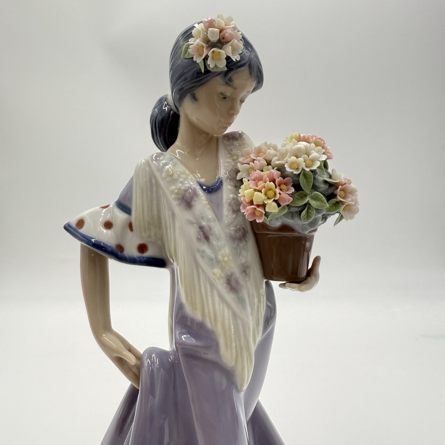 Vintage Lladro Spain FLOR MARIA Girl With Flowers Porcelain Figurine 5490 10”