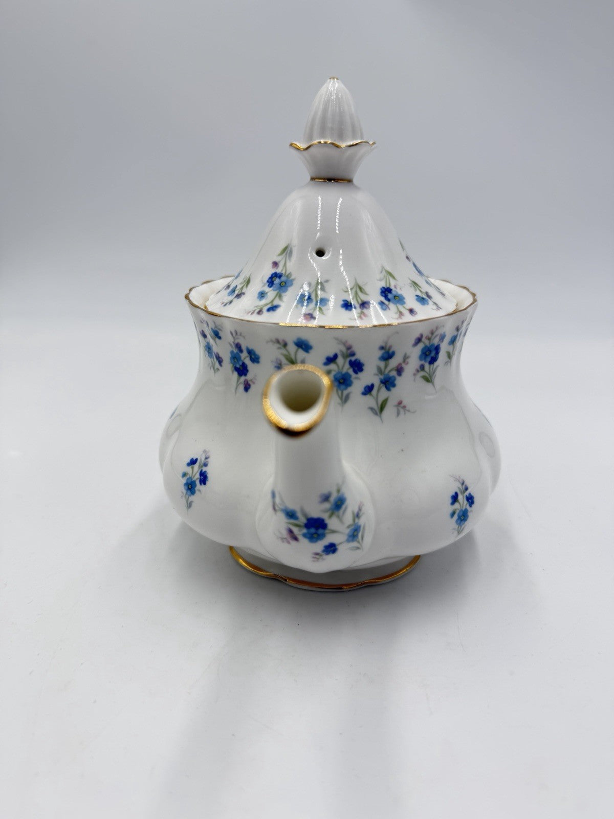 Royal Albert England Floral Memory Lane Bone China Teapot 6 Cup Vintage W/Lid